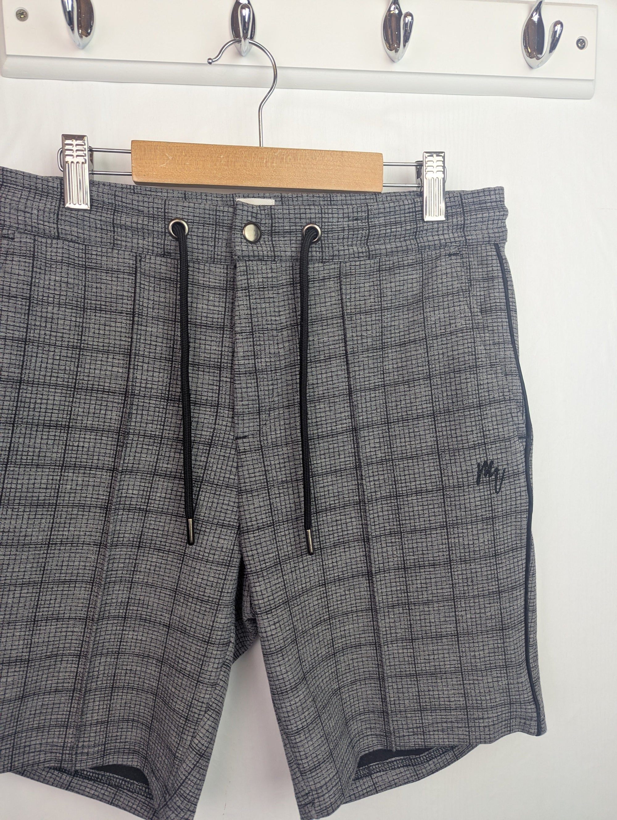 NWOT's River Island Grey Shorts - Mens 30'' - Little Ones Preloved. Second Hand Children's & Preloved Baby, Kids, Girls & Boys Clothes. UK online