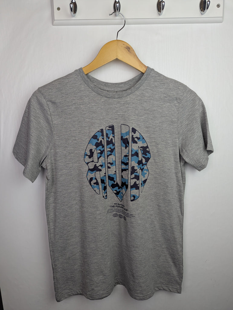 NWOT's River Island Grey Top - Boys 13-14 Years Little Ones Preloved Used, Preloved, Preworn Baby, Girls & Boys Clothes. Kids & Children's second hand Clothing UK Online. Cheap affordable. Brands including Next, Joules, Nutmeg Morrisons, TU, F&F, H&M.