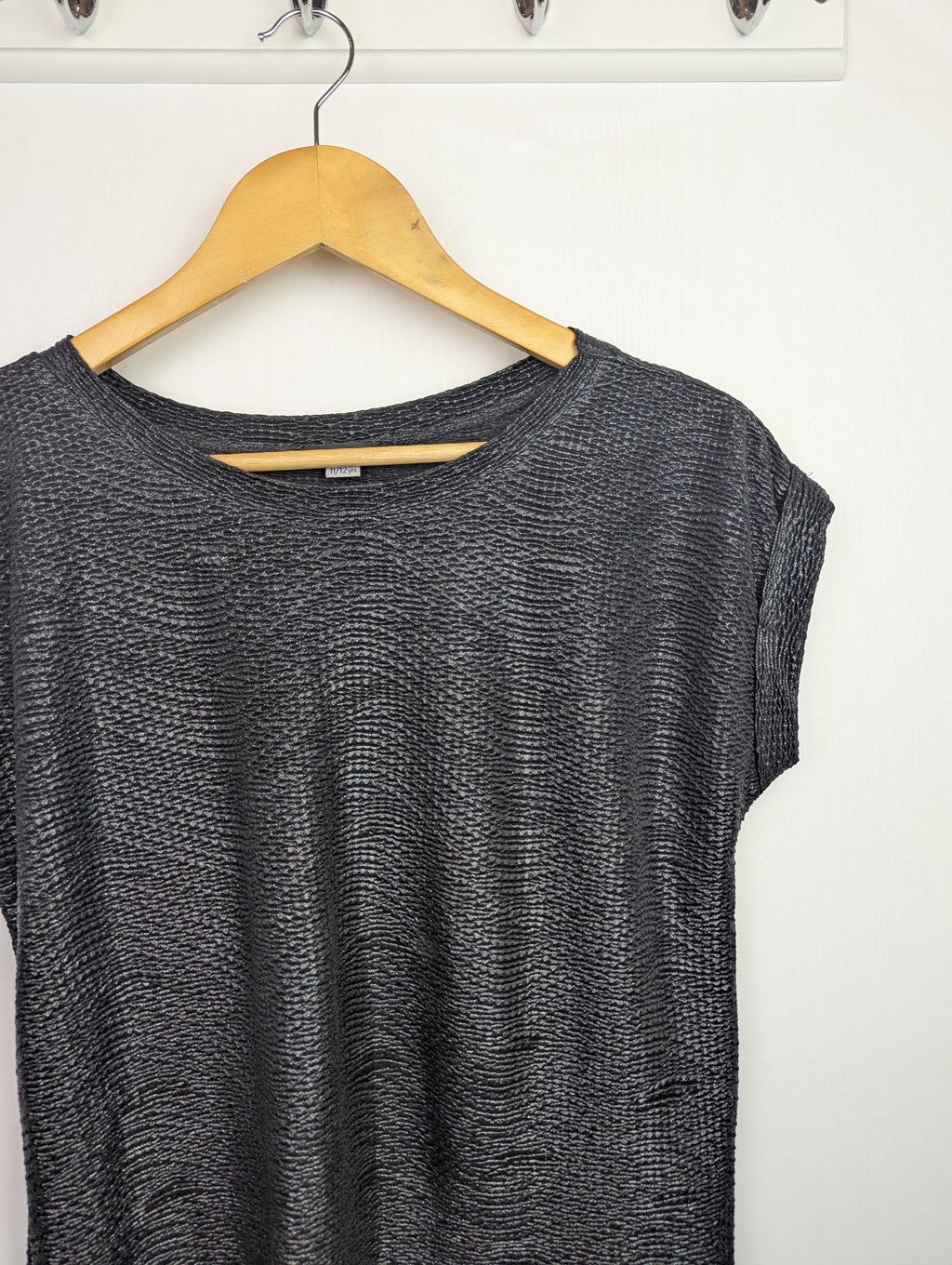 NWOT's River Island Mesh Top - Girls 11 - 12 Years - Little Ones Preloved. Second Hand Children's & Preloved Baby, Kids, Girls & Boys Clothes. UK online