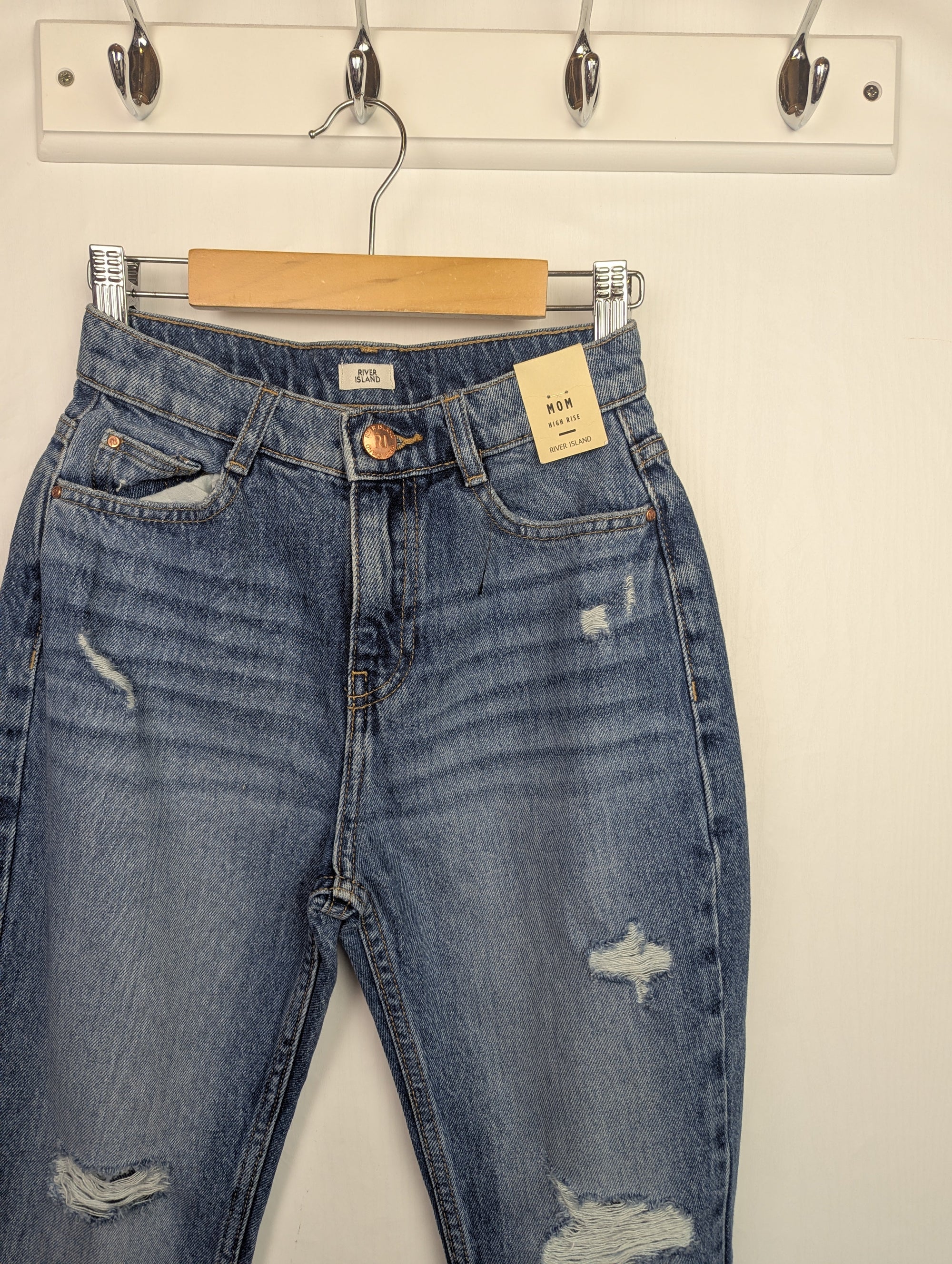 NWOT's River Island Mom Jeans - Girls 9 Years - Little Ones Preloved. Second Hand Children's & Preloved Baby, Kids, Girls & Boys Clothes. UK online
