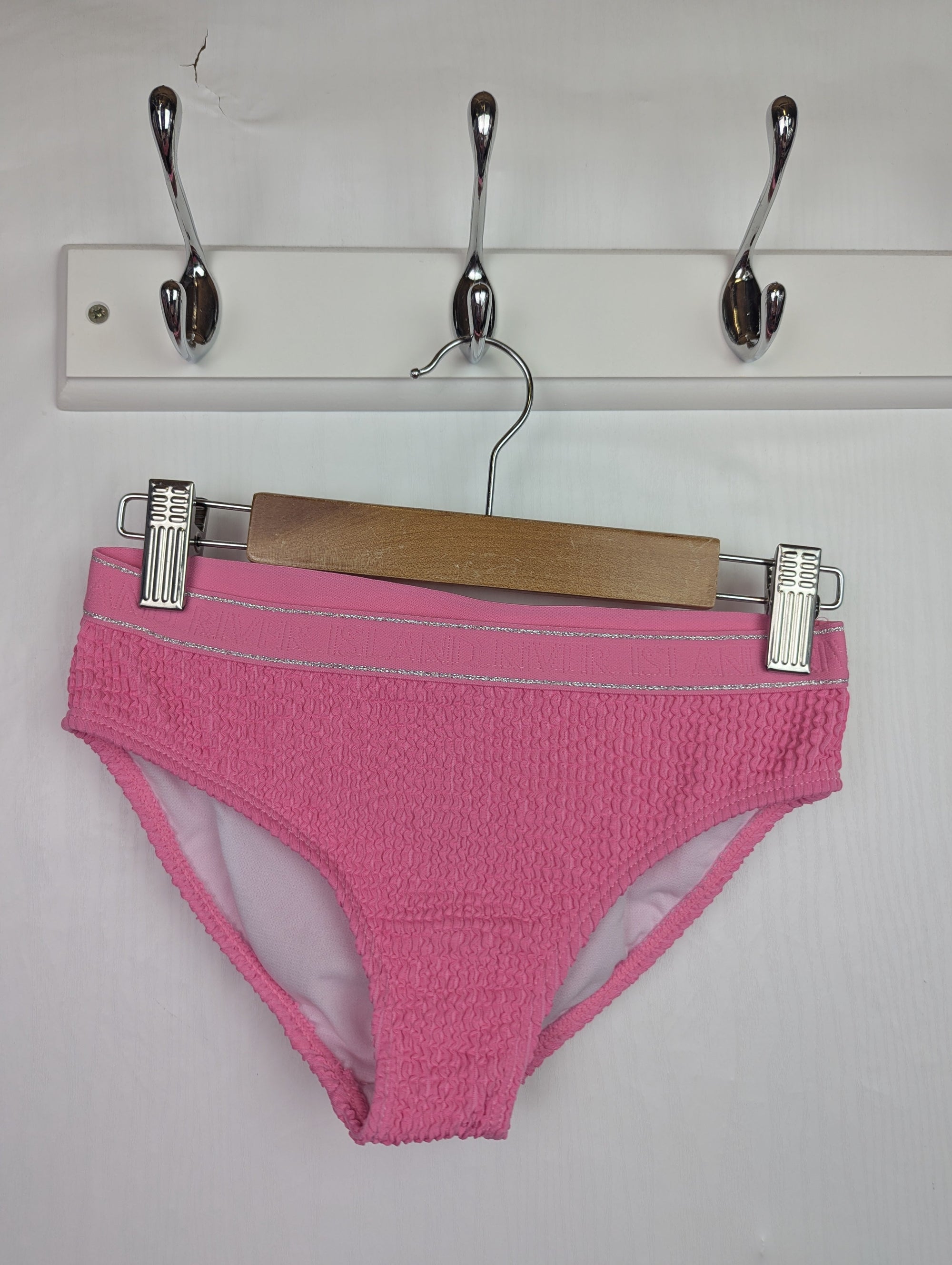 NWOT's River Island Pink Bikini Bottoms - Girls 7 - 8 Years - Little Ones Preloved. Second Hand Children's & Preloved Baby, Kids, Girls & Boys Clothes. UK online