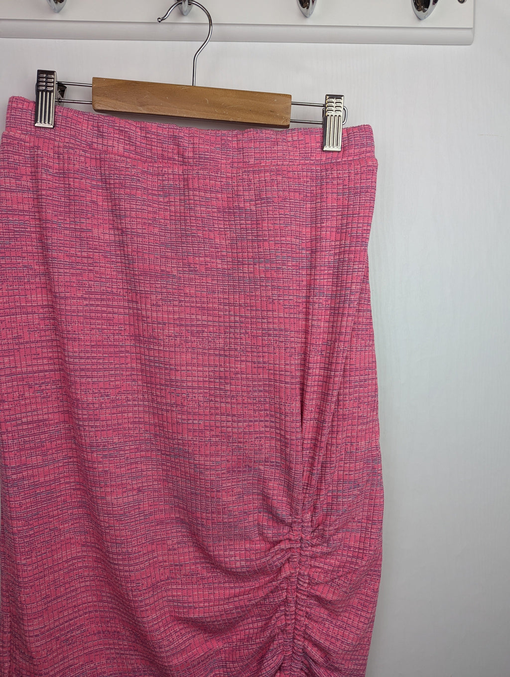 NWOT's River Island Pink Ribbed Skirt - Girls 13 - 14 Years - Little Ones Preloved. Second Hand Children's & Preloved Baby, Kids, Girls & Boys Clothes. UK online