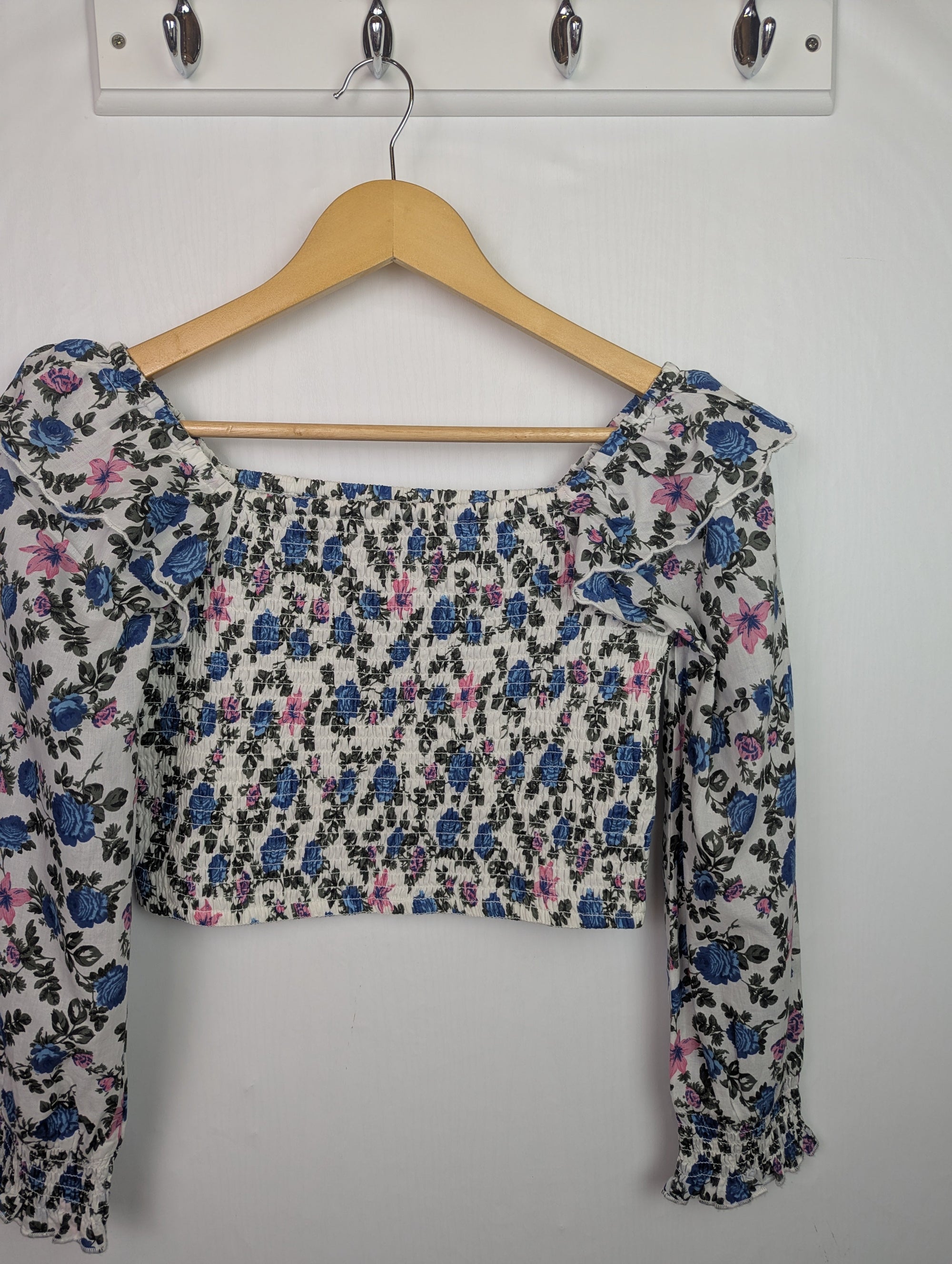 NWOT's River Island Ruched Floral Top - Girls 11 - 12 Years - Little Ones Preloved. Second Hand Children's & Preloved Baby, Kids, Girls & Boys Clothes. UK online