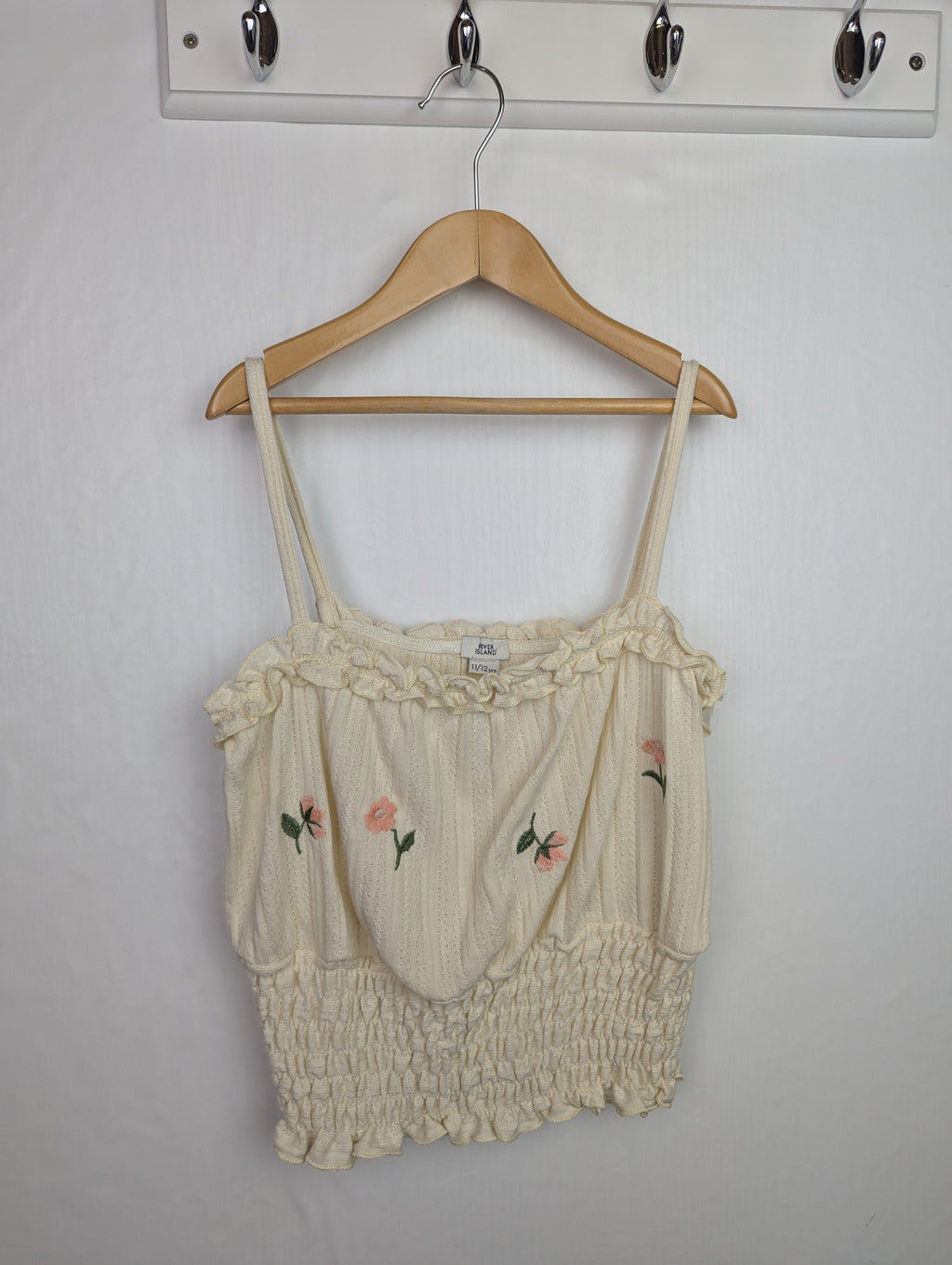 NWOT's River Island Ruched Floral Top - Girls 11 - 12 Years - Little Ones Preloved. Second Hand Children's & Preloved Baby, Kids, Girls & Boys Clothes. UK online