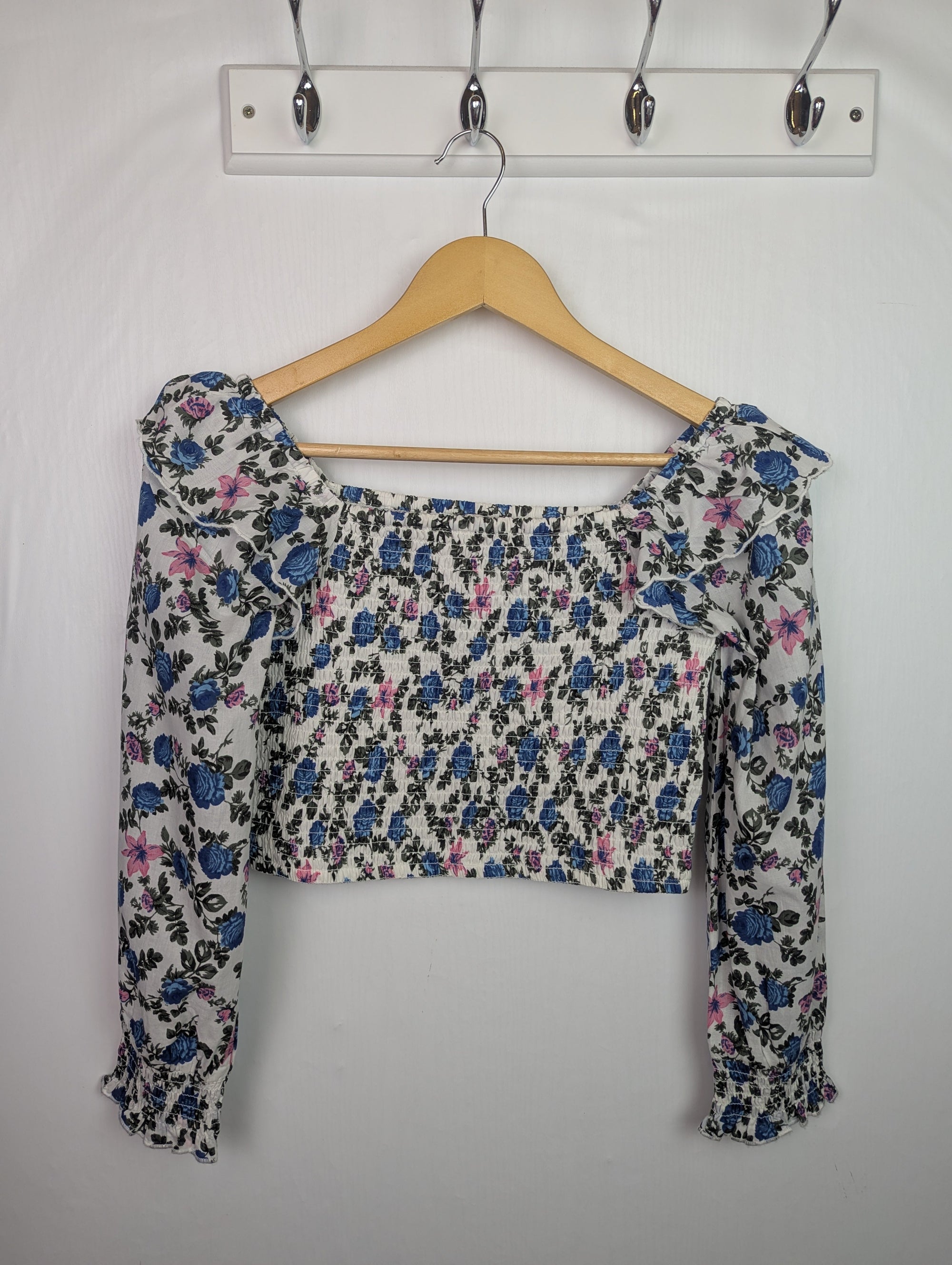NWOT's River Island Ruched Floral Top - Girls 11 - 12 Years - Little Ones Preloved. Second Hand Children's & Preloved Baby, Kids, Girls & Boys Clothes. UK online