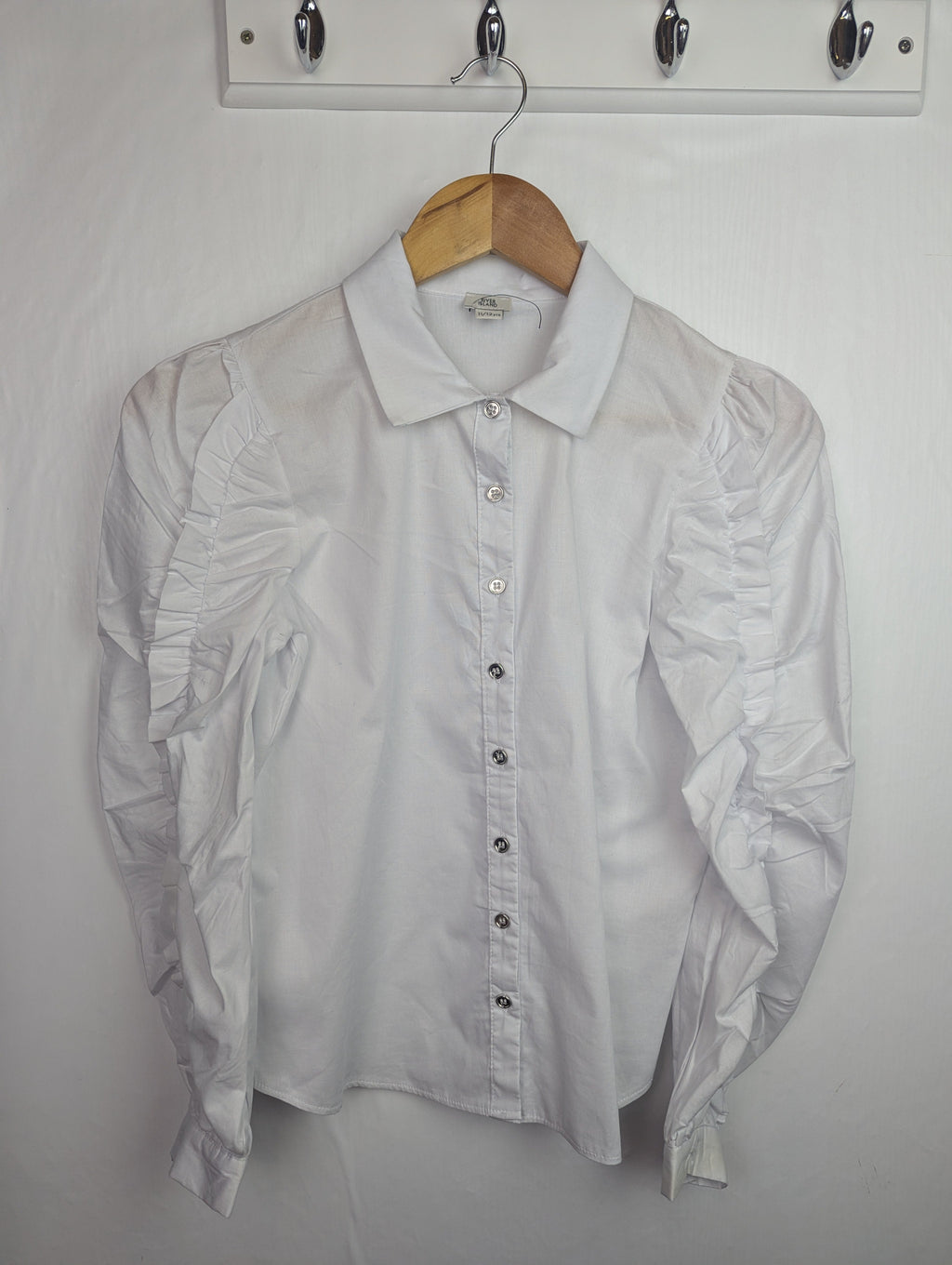 NWOT's River Island Ruffle Sleeve Shirt - Girls 11 - 12 Years - Little Ones Preloved. Second Hand Children's & Preloved Baby, Kids, Girls & Boys Clothes. UK online
