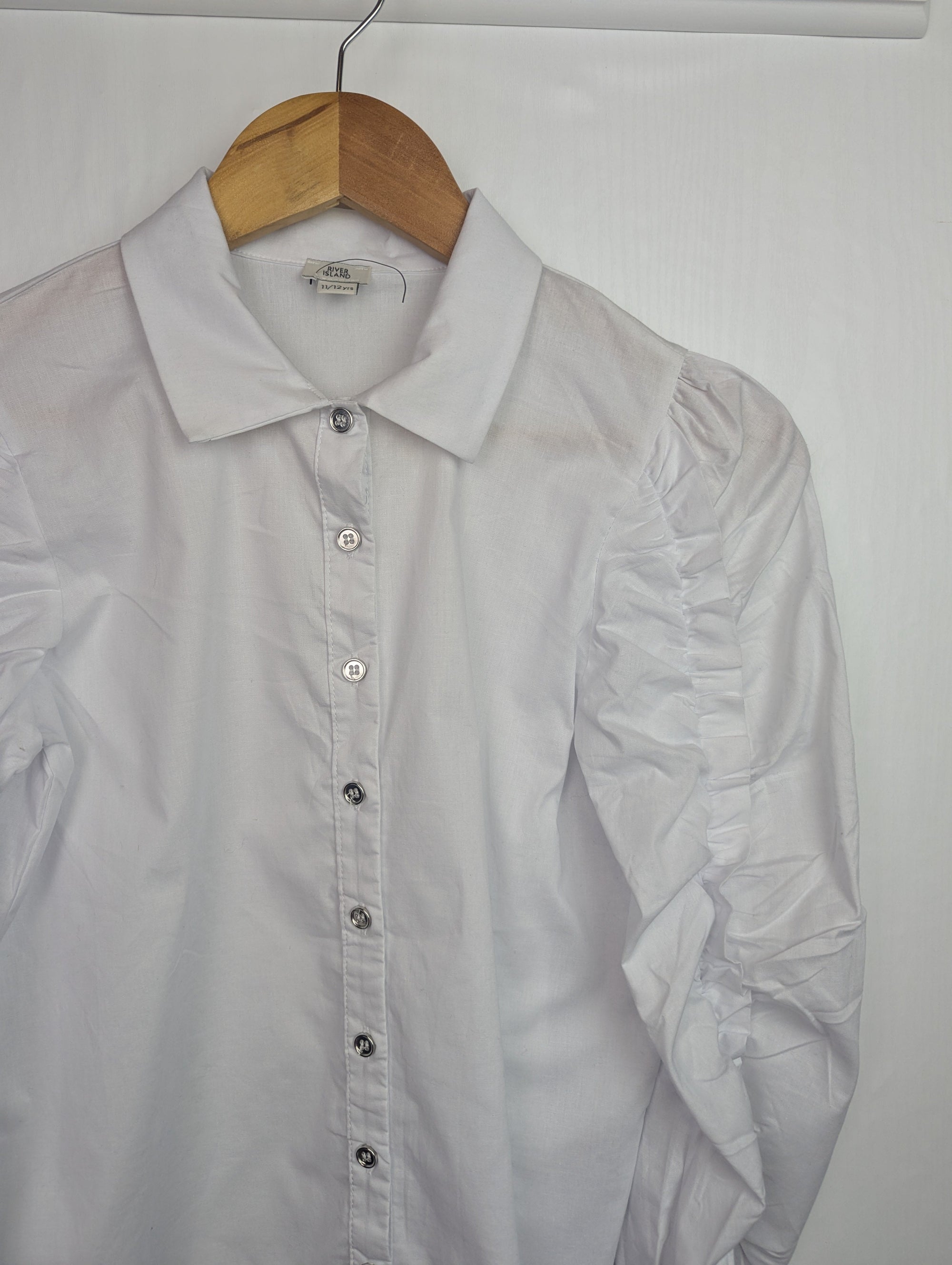 NWOT's River Island Ruffle Sleeve Shirt - Girls 11 - 12 Years - Little Ones Preloved. Second Hand Children's & Preloved Baby, Kids, Girls & Boys Clothes. UK online
