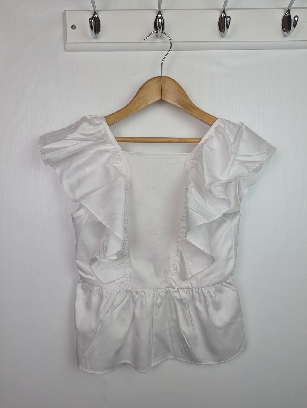 NWOT's River Island Ruffle Top - Girls 7 - 8 Years - Little Ones Preloved. Second Hand Children's & Preloved Baby, Kids, Girls & Boys Clothes. UK online