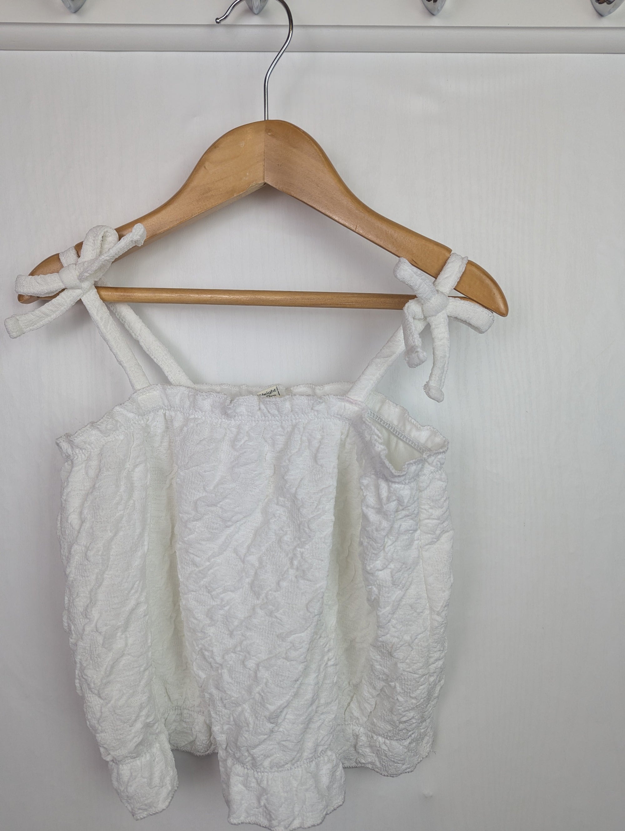 NWOT's River Island White Strap Top - Girls 4 - 5 Years - Little Ones Preloved. Second Hand Children's & Preloved Baby, Kids, Girls & Boys Clothes. UK online
