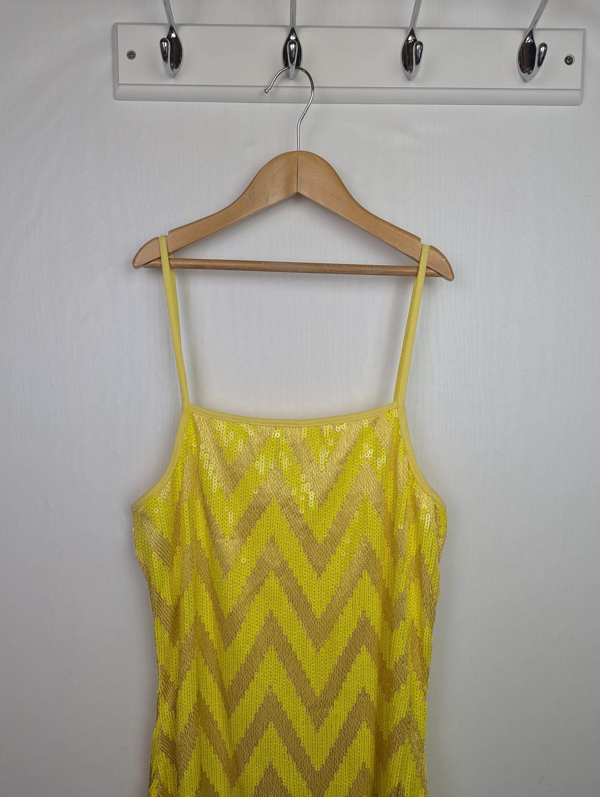 NWOT's River Island Yellow Sequin Dress - Girls 13 - 14 Years - Little Ones Preloved. Second Hand Children's & Preloved Baby, Kids, Girls & Boys Clothes. UK online