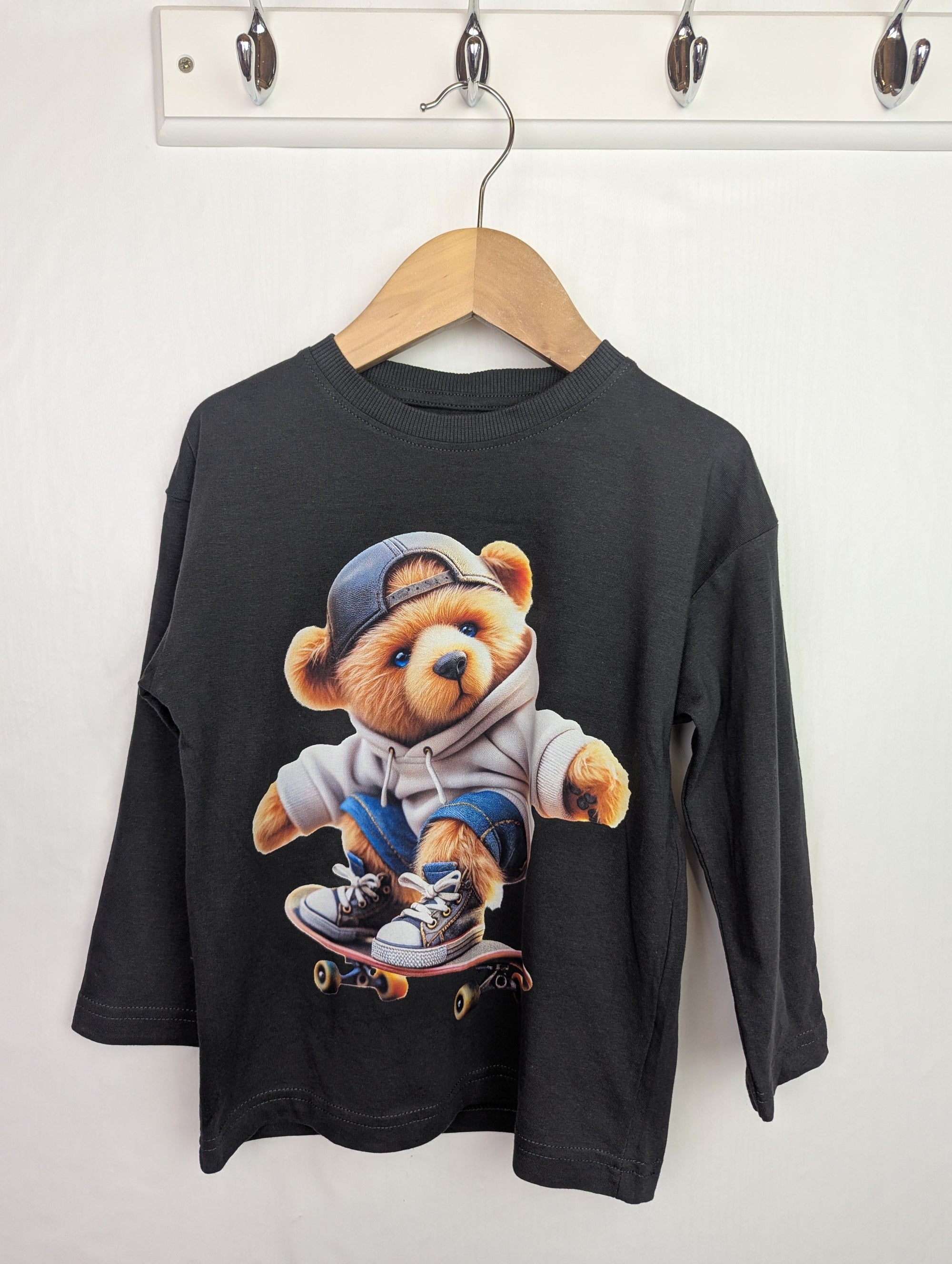 NWOT's TU Skater Bear Top - Boys 3 - 4 Years - Little Ones Preloved. Second Hand Children's & Preloved Baby, Kids, Girls & Boys Clothes. UK online