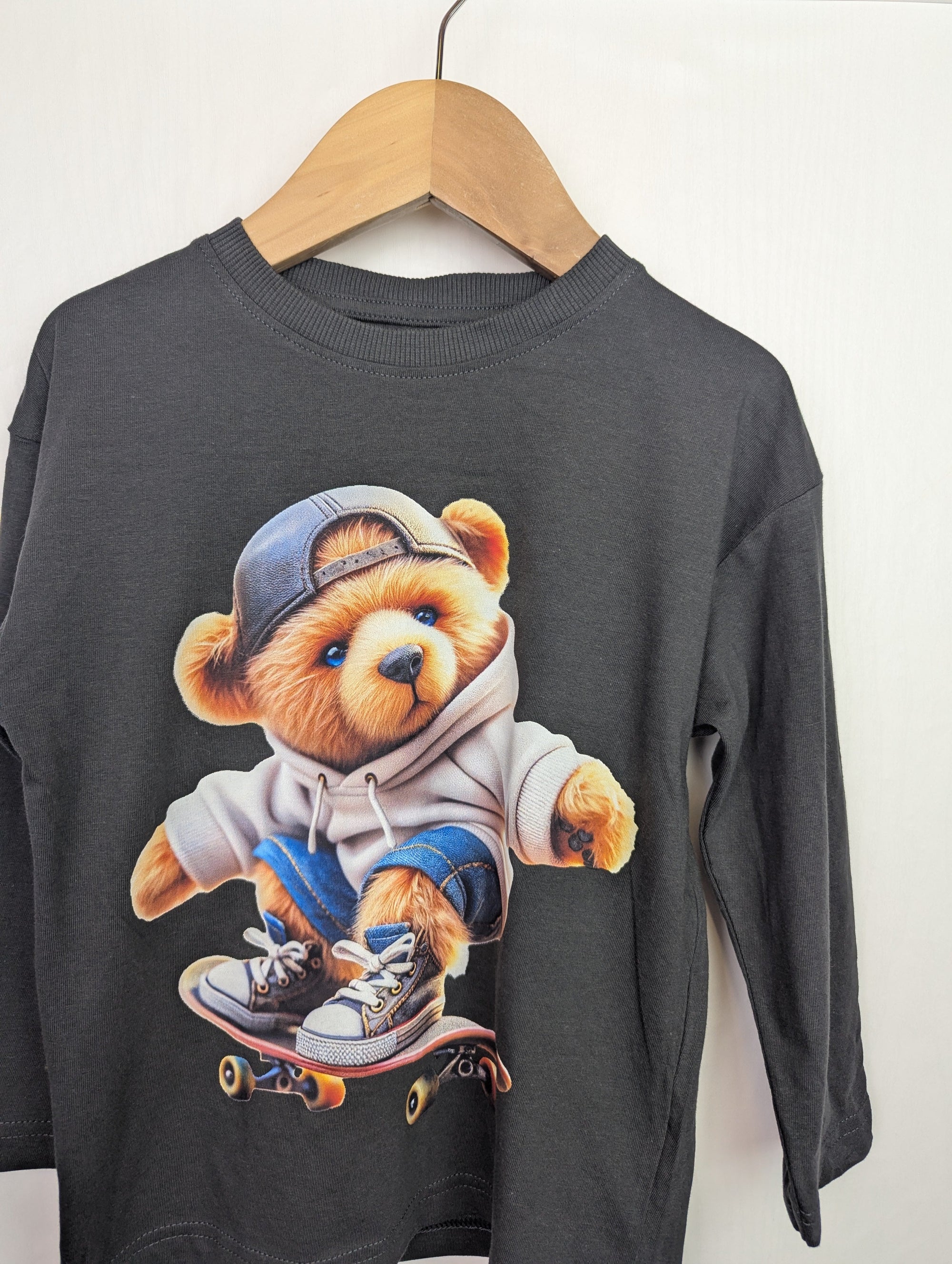 NWOT's TU Skater Bear Top - Boys 3 - 4 Years - Little Ones Preloved. Second Hand Children's & Preloved Baby, Kids, Girls & Boys Clothes. UK online