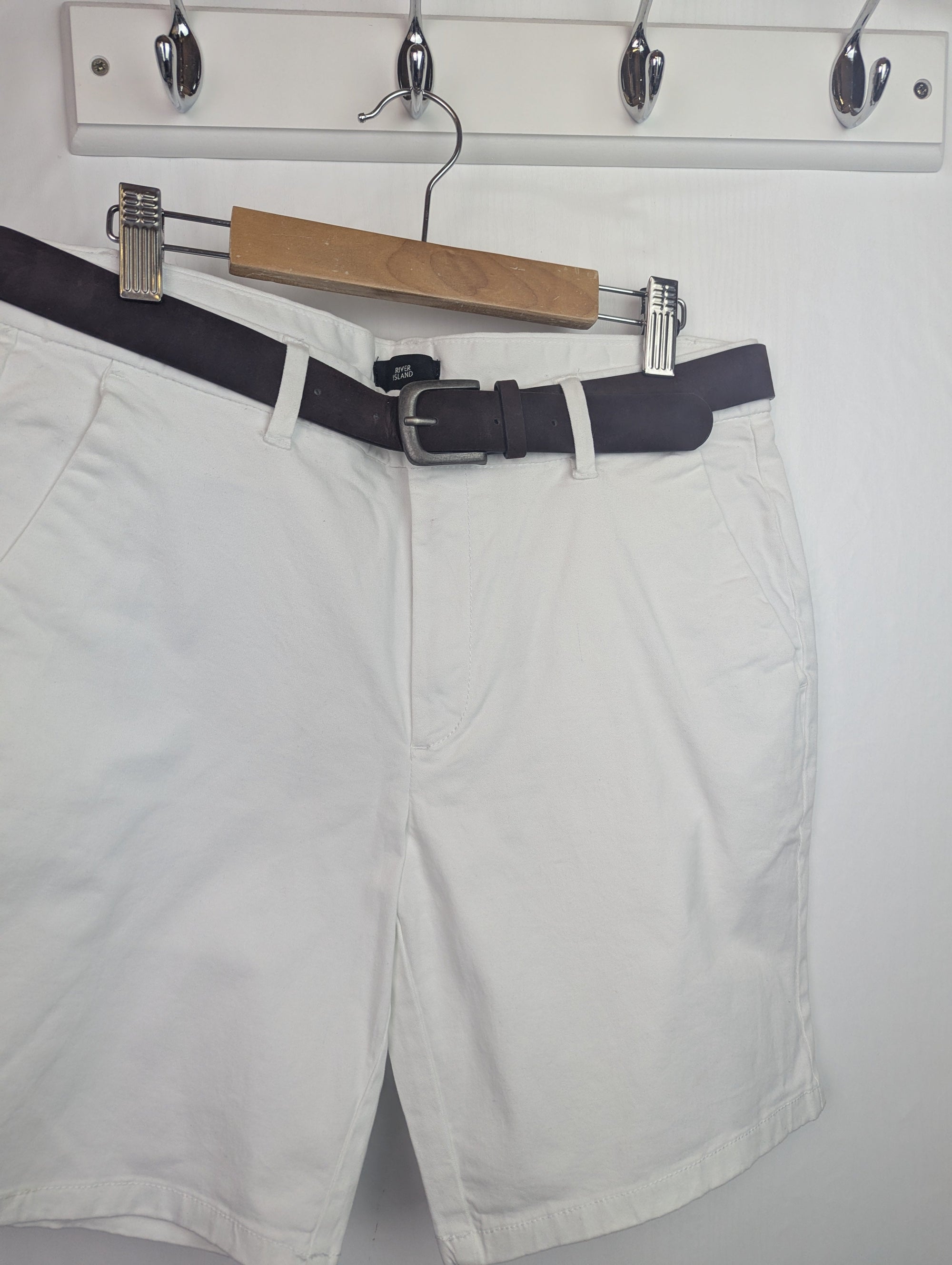NWOT's White Denim Shorts - Mens size 28'' - Little Ones Preloved. Second Hand Children's & Preloved Baby, Kids, Girls & Boys Clothes. UK online