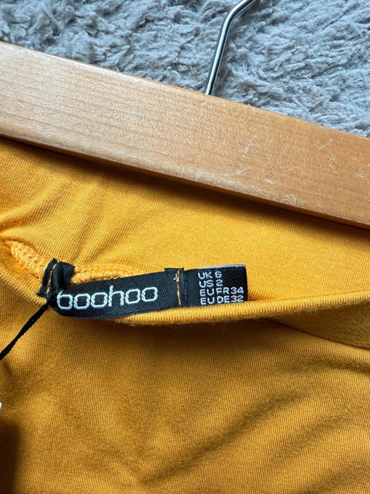 NWT’s Boohoo Mustard Mini Pencil Skirt - Ladies Size 6 - Little Ones Preloved. Second Hand Children's & Preloved Baby, Kids, Girls & Boys Clothes. UK online