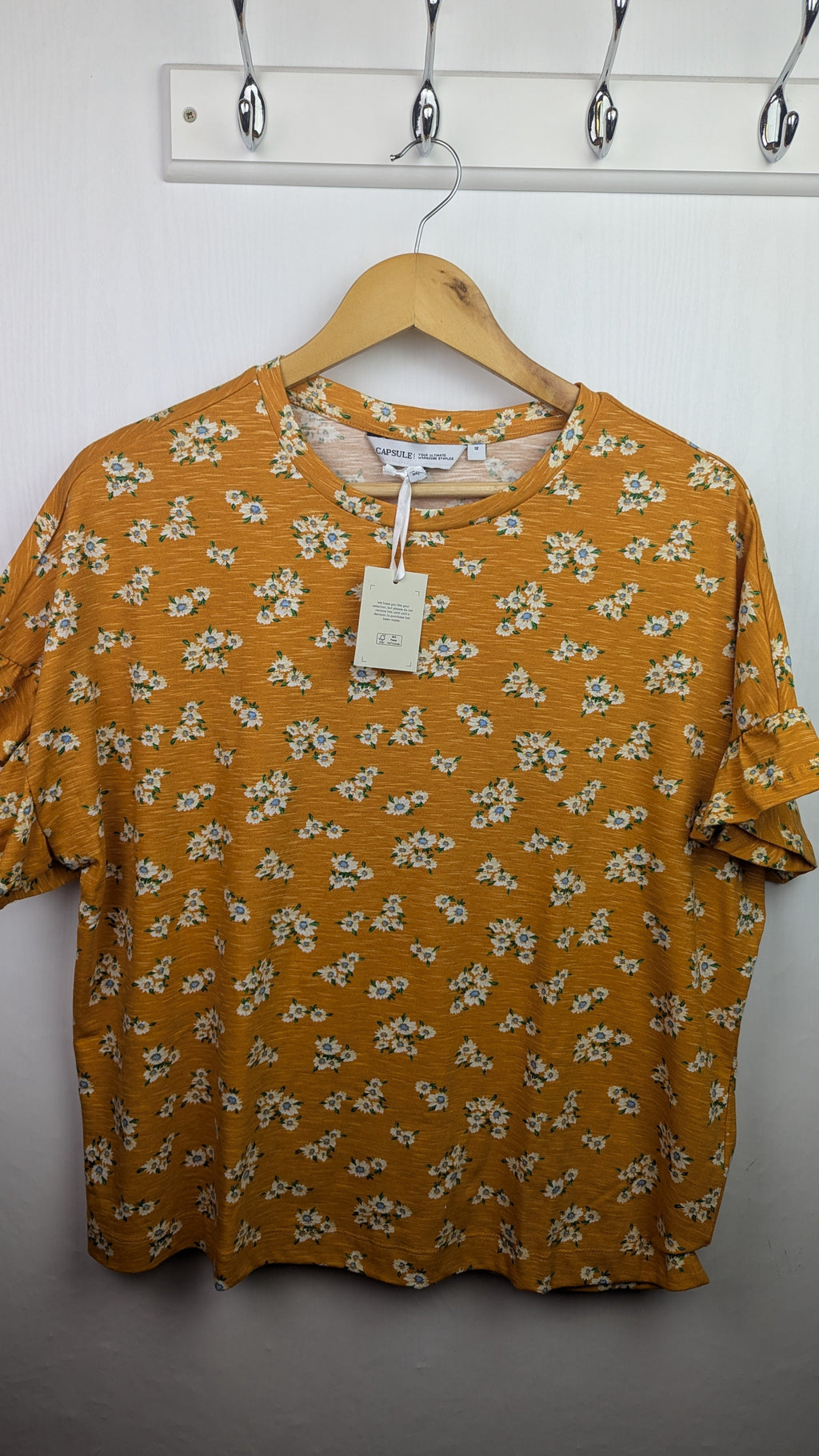 NWT's Capsule Mustard Floral Top - Ladies Size 12 - Little Ones Preloved. Second Hand Children's & Preloved Baby, Kids, Girls & Boys Clothes. UK online