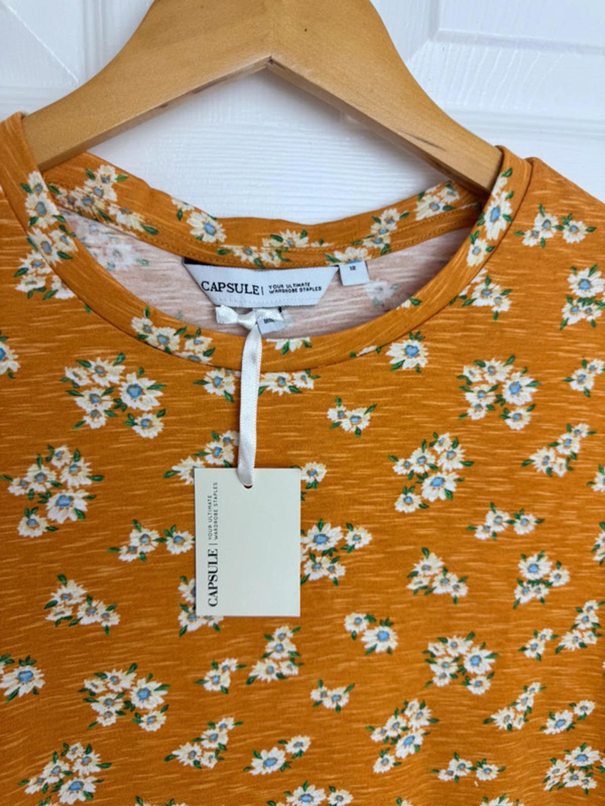 NWT’s Capsule Mustard Floral Top - Ladies Size 12 - Little Ones Preloved. Second Hand Children's & Preloved Baby, Kids, Girls & Boys Clothes. UK online