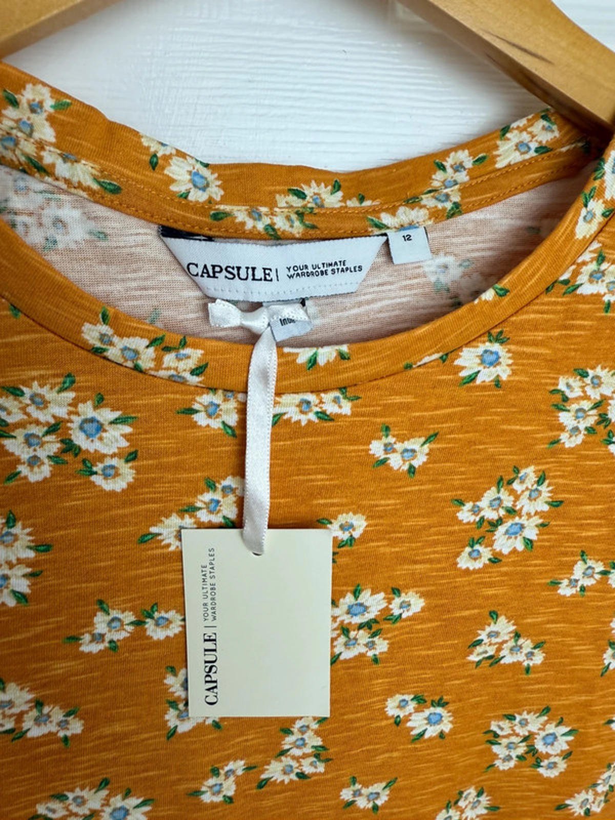 NWT’s Capsule Mustard Floral Top - Ladies Size 12 - Little Ones Preloved. Second Hand Children's & Preloved Baby, Kids, Girls & Boys Clothes. UK online