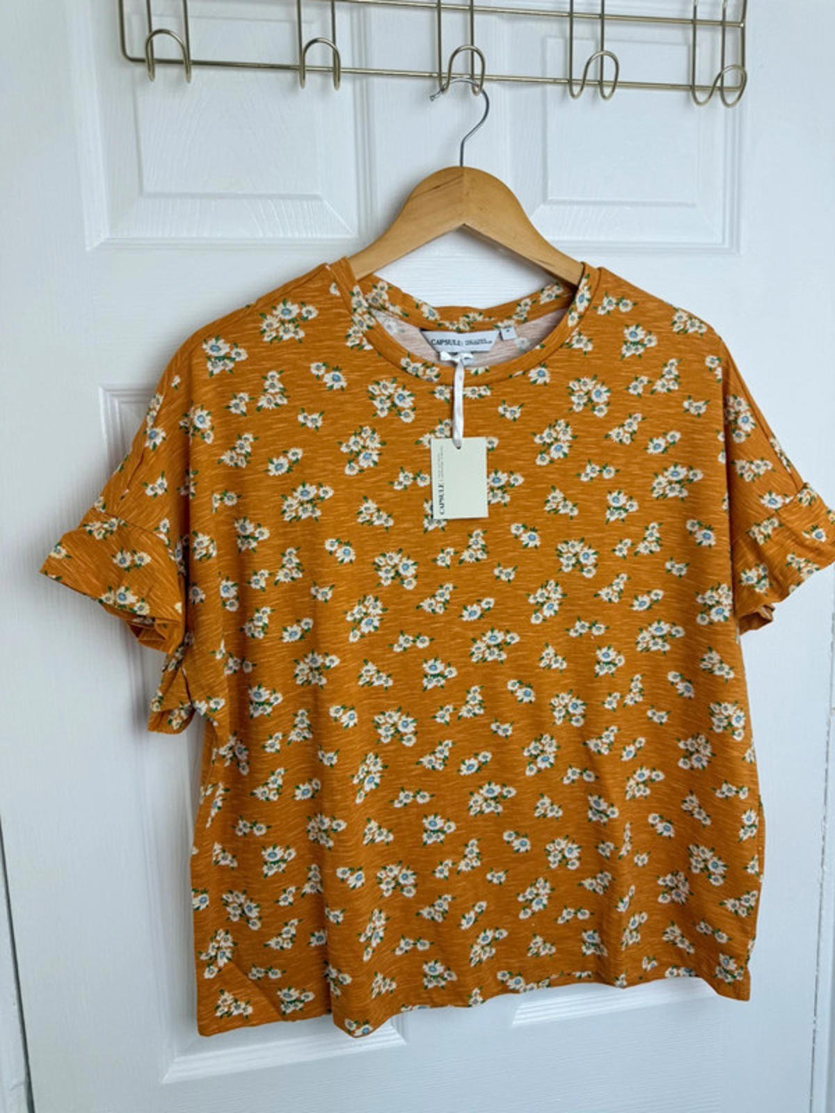 NWT’s Capsule Mustard Floral Top - Ladies Size 12 - Little Ones Preloved. Second Hand Children's & Preloved Baby, Kids, Girls & Boys Clothes. UK online