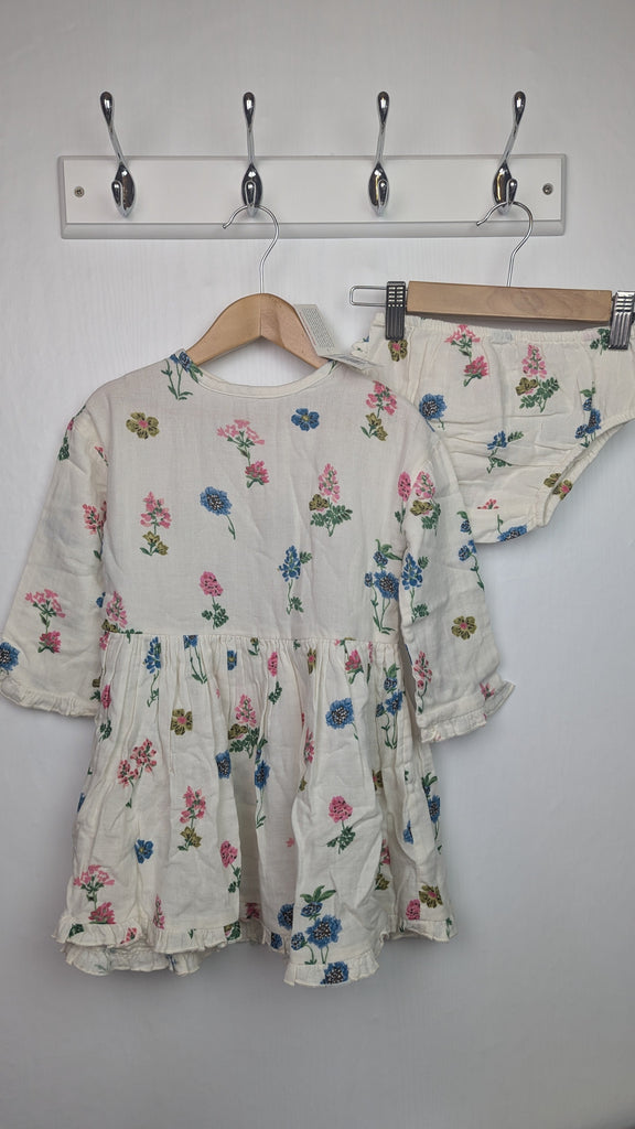 NWT's Cath Kids Twilight Sprig Dress & Bloomers - Girls 0-3 Months Cath Kidston Used, Preloved, Preworn & Second Hand Baby, Kids & Children's Clothing UK Online. Cheap affordable. Brands including Next, Joules, Nutmeg Morrisons, TU, F&F, H&M.