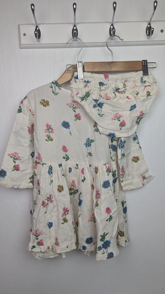 NWT's Cath Kids Twilight Sprig Dress & Bloomers - Girls 0-3 Months Cath Kidston Used, Preloved, Preworn & Second Hand Baby, Kids & Children's Clothing UK Online. Cheap affordable. Brands including Next, Joules, Nutmeg Morrisons, TU, F&F, H&M.