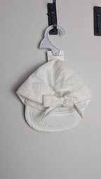 NWT's Fred & Flo White Eyelet Sun Hat - Girls 3 - 6 Months - Little Ones Preloved. Second Hand Children's & Preloved Baby, Kids, Girls & Boys Clothes. UK online