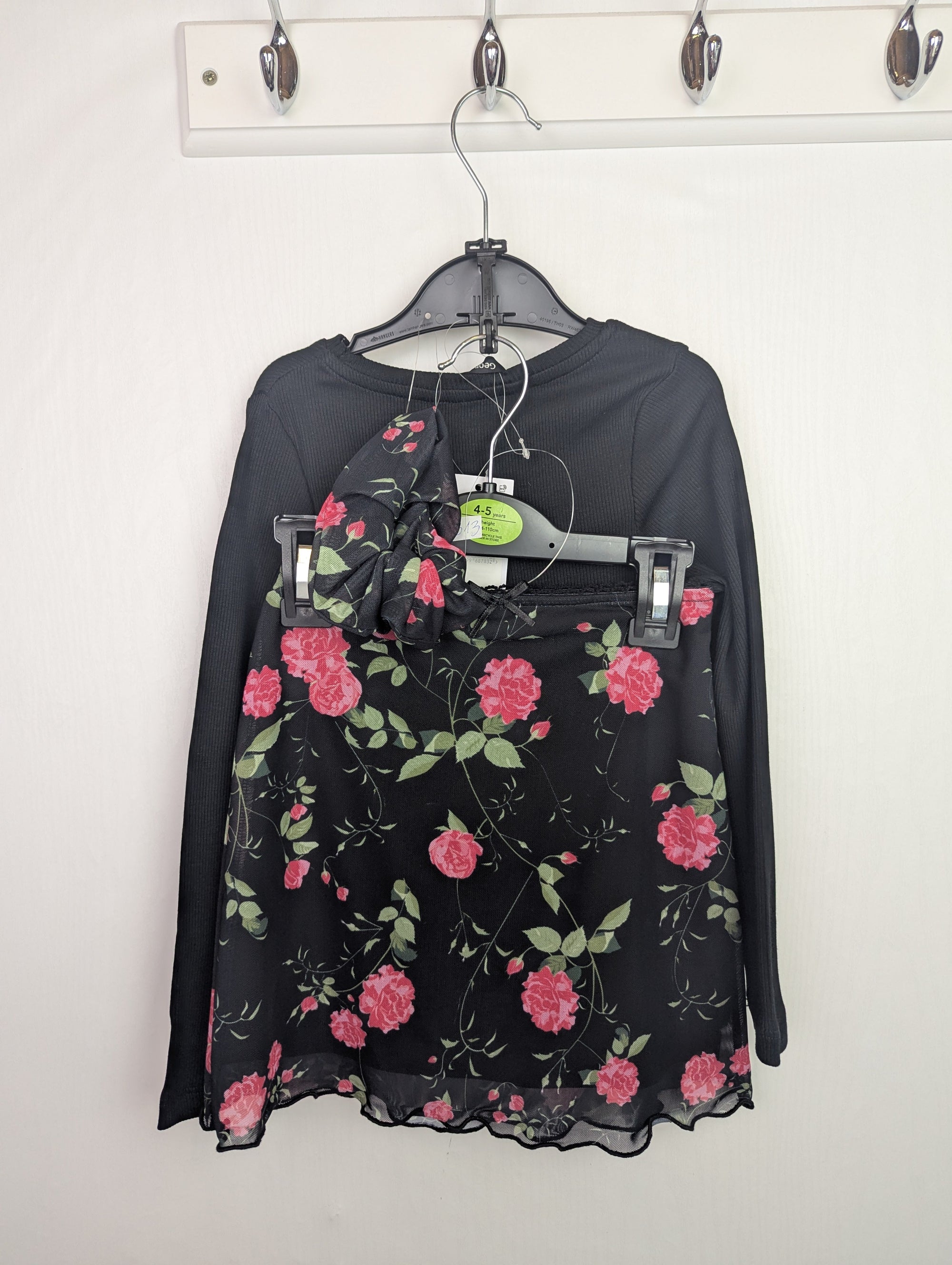 NWT's George Floral Top & Skirt Outfit - Girls 4 - 5 Years - Little Ones Preloved. Second Hand Children's & Preloved Baby, Kids, Girls & Boys Clothes. UK online