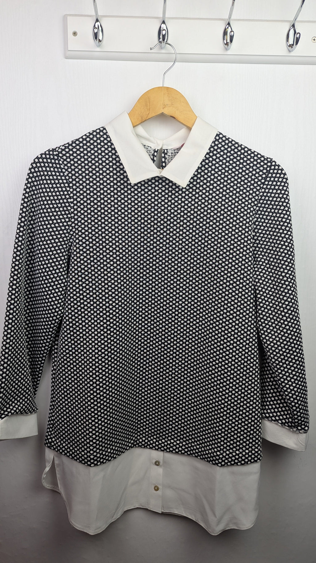 NWT's Julipa Navy & Ivory Jumper Shirt - Ladies Size 10 - Little Ones Preloved. Second Hand Children's & Preloved Baby, Kids, Girls & Boys Clothes. UK online