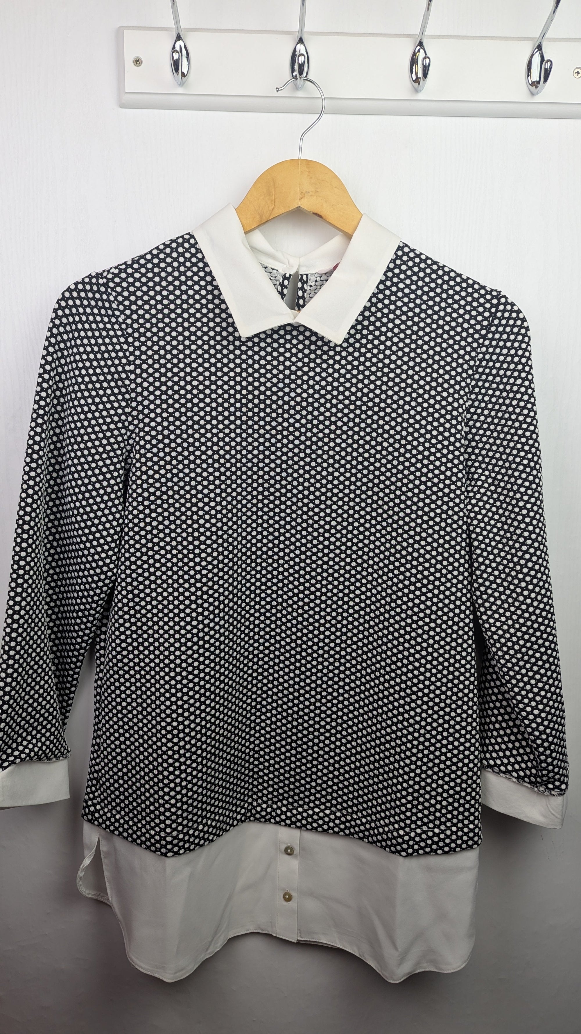 NWT's Julipa Navy & Ivory Jumper Shirt - Ladies Size 10 - Little Ones Preloved. Second Hand Children's & Preloved Baby, Kids, Girls & Boys Clothes. UK online