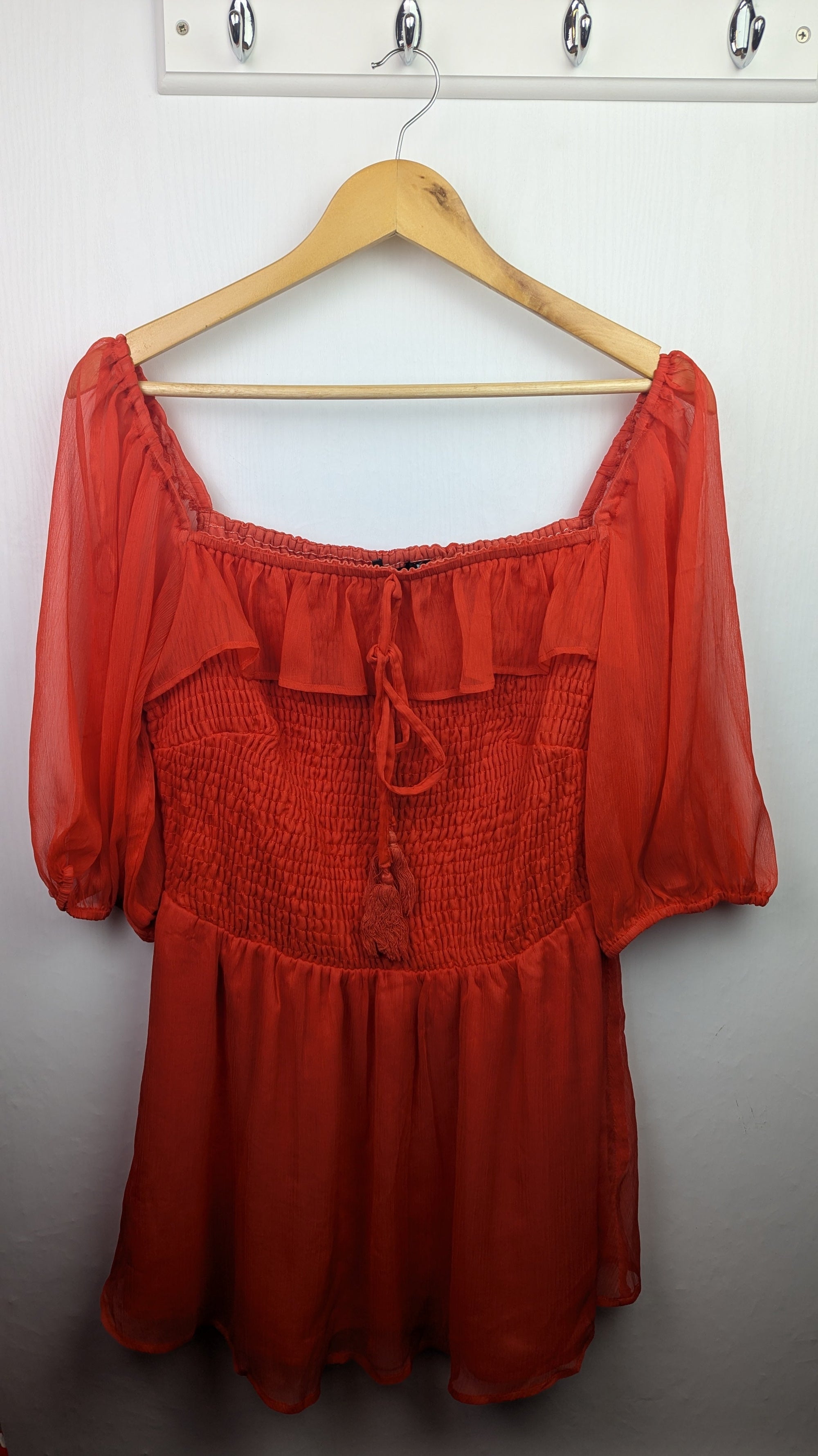 NWT's Lovedrobe Flowy Top - Ladies Size 14 - Little Ones Preloved. Second Hand Children's & Preloved Baby, Kids, Girls & Boys Clothes. UK online