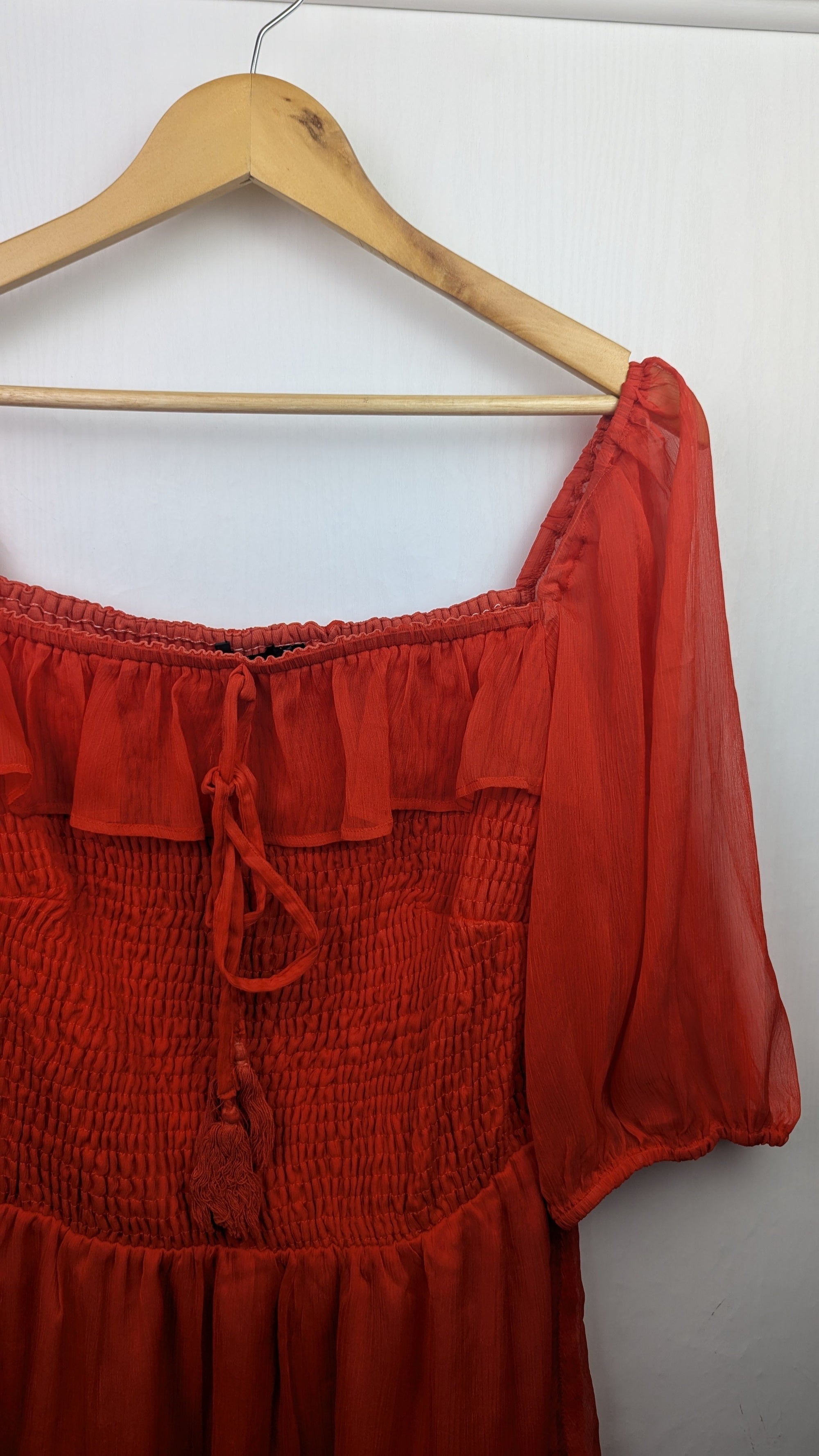 NWT's Lovedrobe Flowy Top - Ladies Size 14 - Little Ones Preloved. Second Hand Children's & Preloved Baby, Kids, Girls & Boys Clothes. UK online