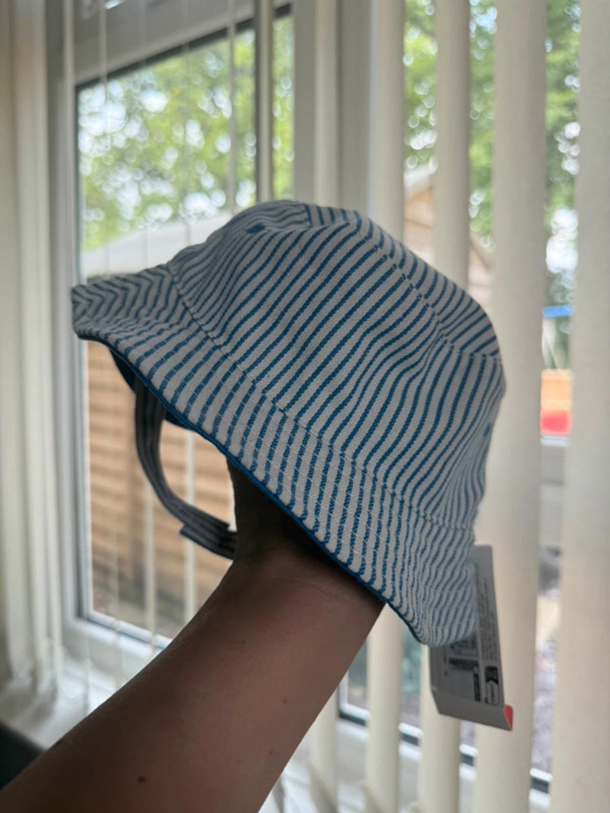 NWT’s M&S Blue Striped Summer Hat - Boys 3 - 6 Months - Little Ones Preloved. Second Hand Children's & Preloved Baby, Kids, Girls & Boys Clothes. UK online