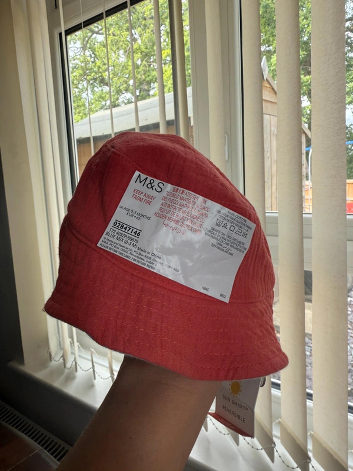 NWT’s M&S Nautical Reversible Hat - Baby Boys 0 - 3 Months - Little Ones Preloved. Second Hand Children's & Preloved Baby, Kids, Girls & Boys Clothes. UK online