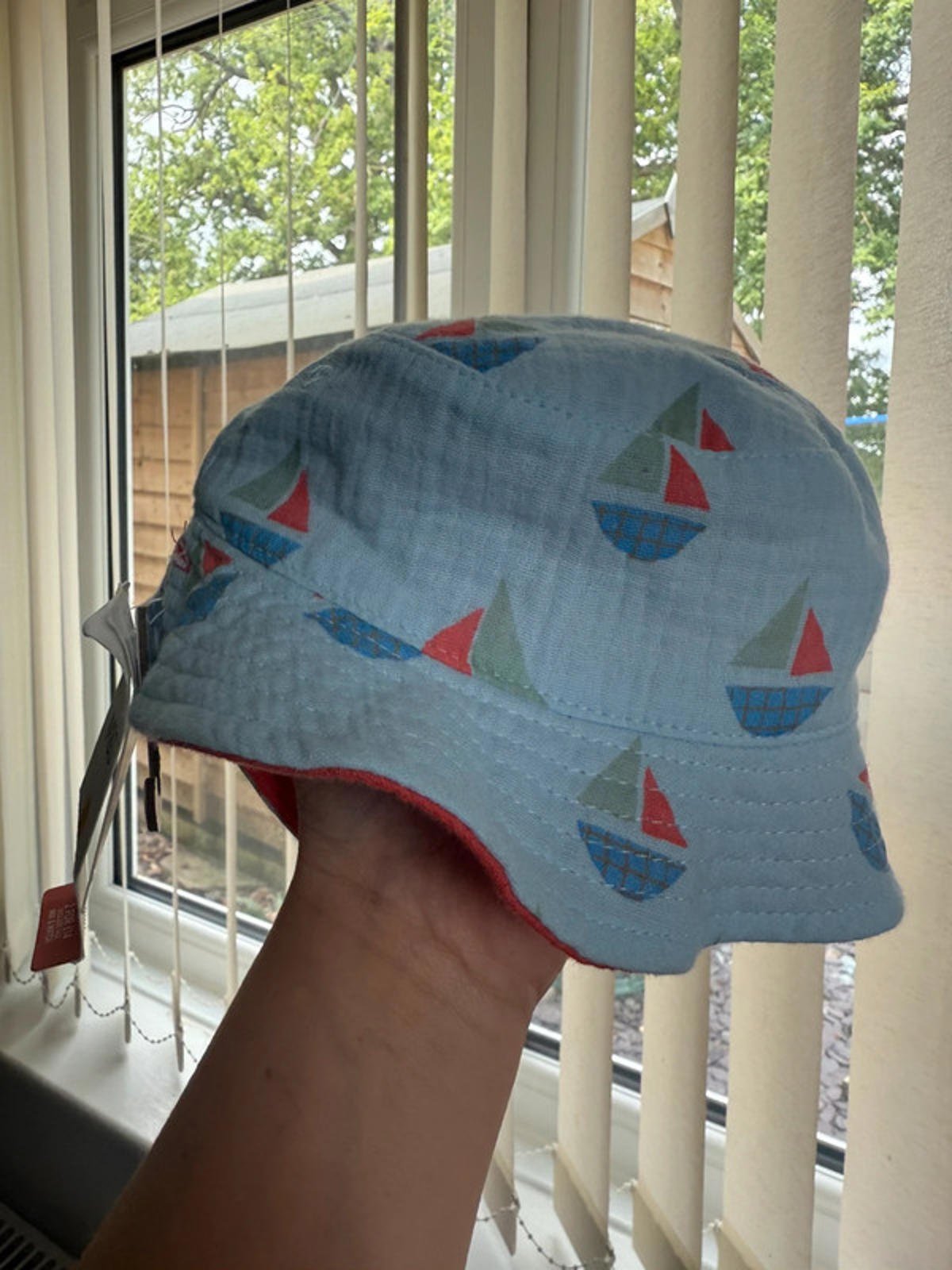 NWT’s M&S Nautical Reversible Hat - Baby Boys 0 - 3 Months - Little Ones Preloved. Second Hand Children's & Preloved Baby, Kids, Girls & Boys Clothes. UK online