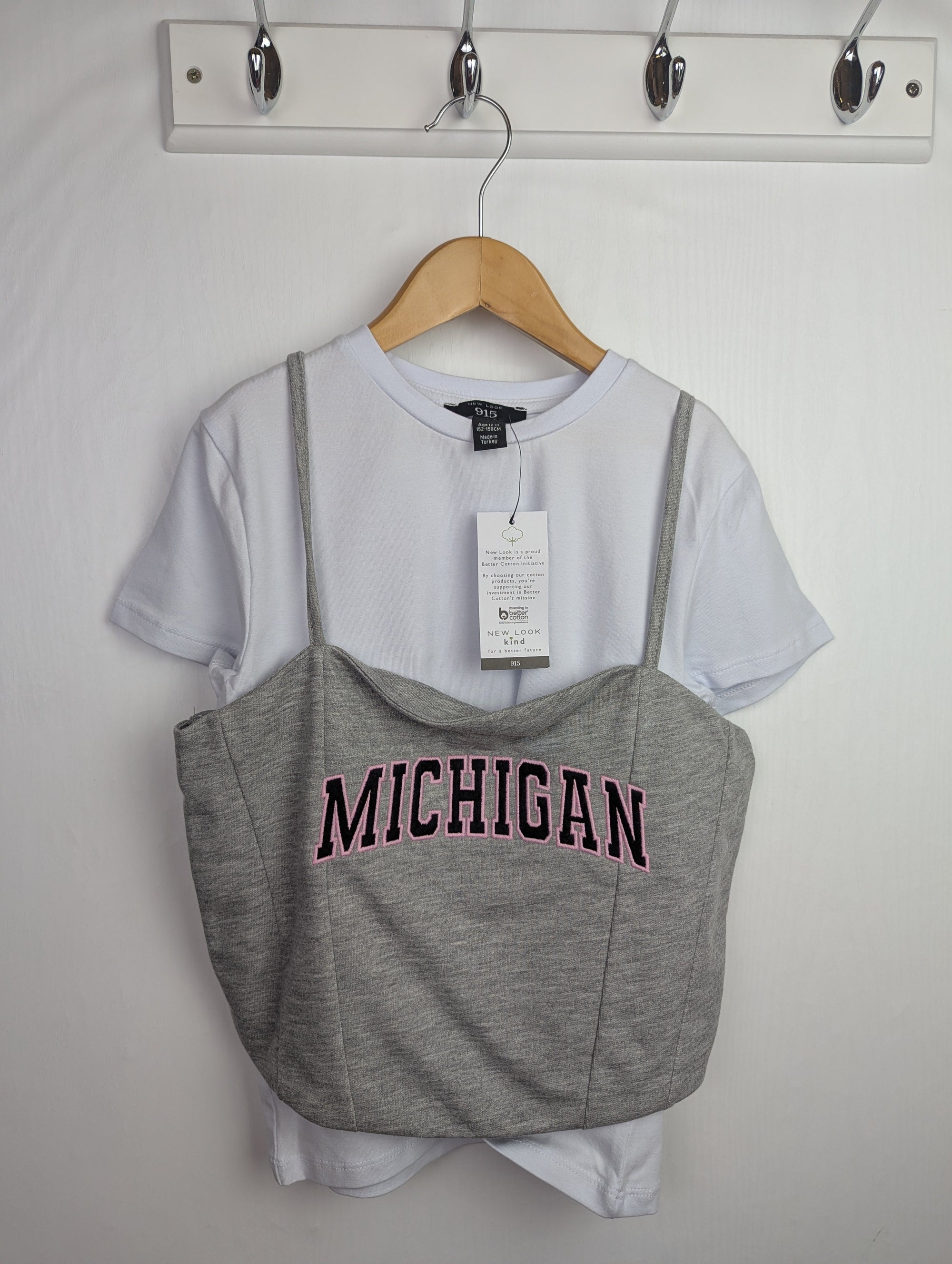 NWT's New - Look Layered Michigan Top - Girls 12 - 13 Years - Little Ones Preloved. Second Hand Children's & Preloved Baby, Kids, Girls & Boys Clothes. UK online