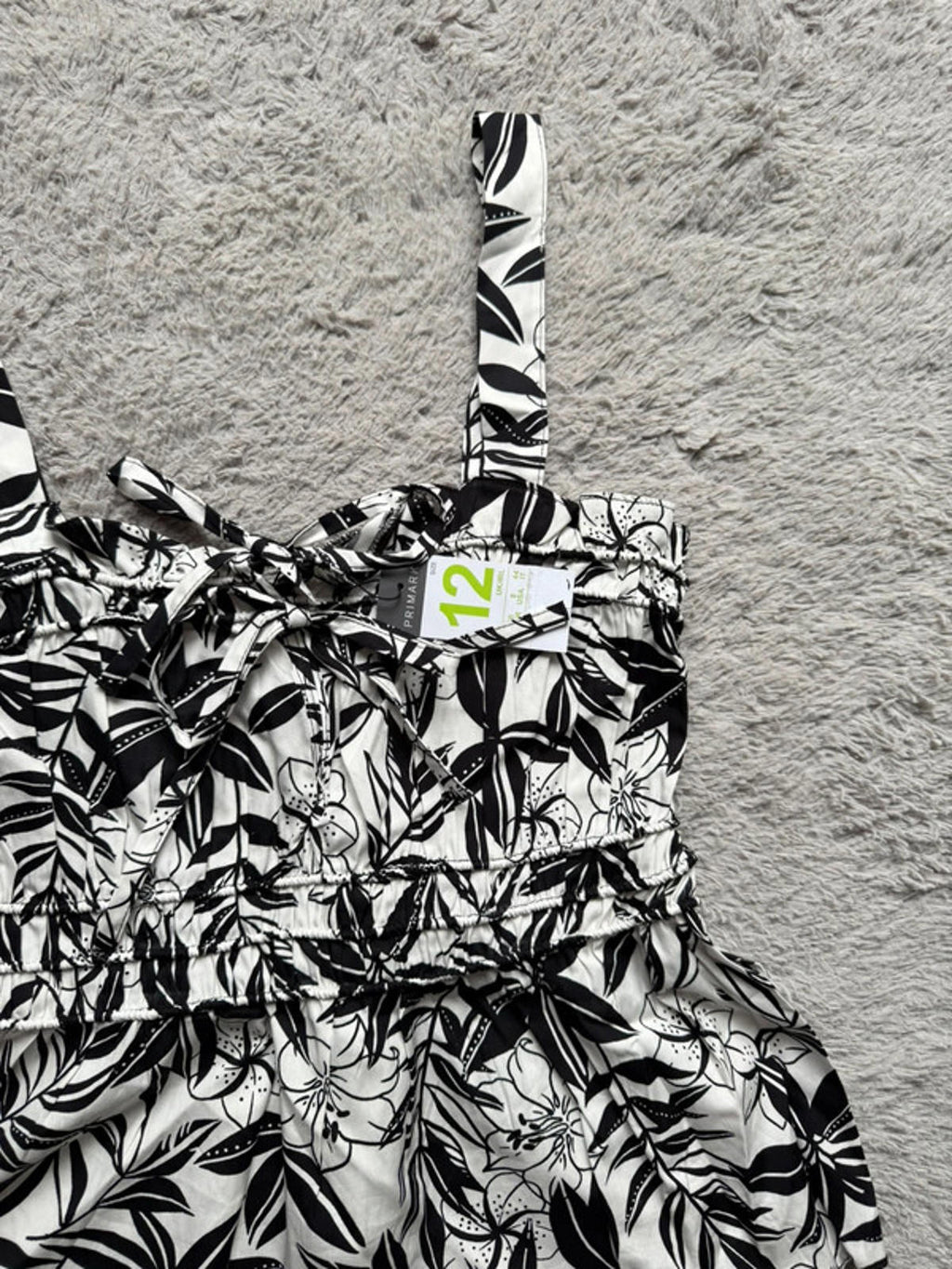 NWT’s Primark Black & White Peplum Floral Top - Ladies Size 12 - Little Ones Preloved. Second Hand Children's & Preloved Baby, Kids, Girls & Boys Clothes. UK online