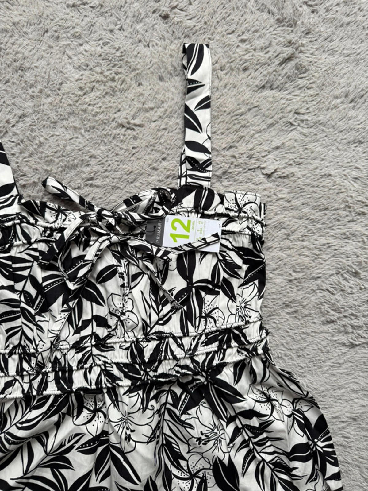 NWT’s Primark Black & White Peplum Floral Top - Ladies Size 12 - Little Ones Preloved. Second Hand Children's & Preloved Baby, Kids, Girls & Boys Clothes. UK online