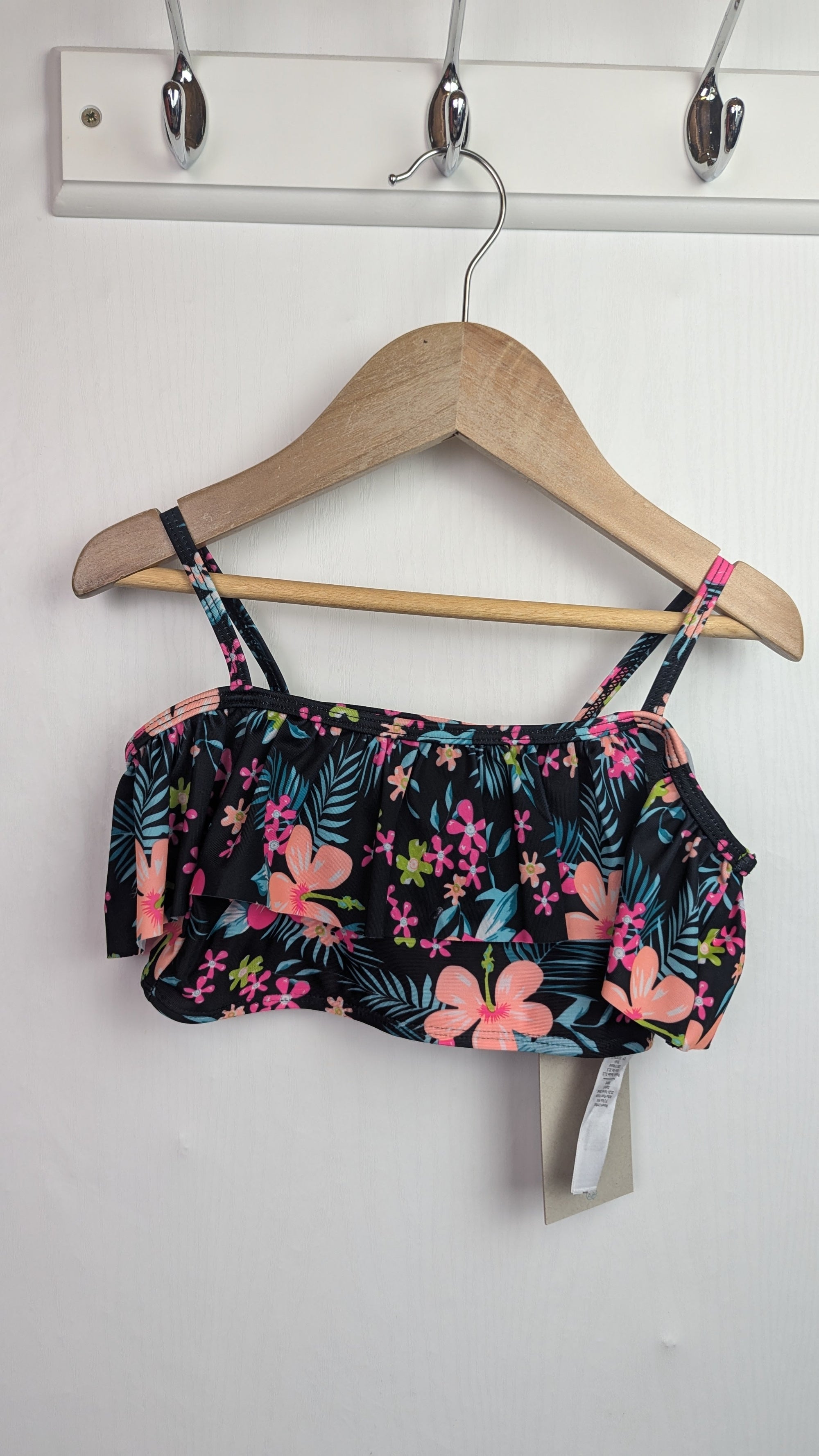 NWT's Primark Floral Bikini Top - Girls 7 - 8 Years - Little Ones Preloved. Second Hand Children's & Preloved Baby, Kids, Girls & Boys Clothes. UK online
