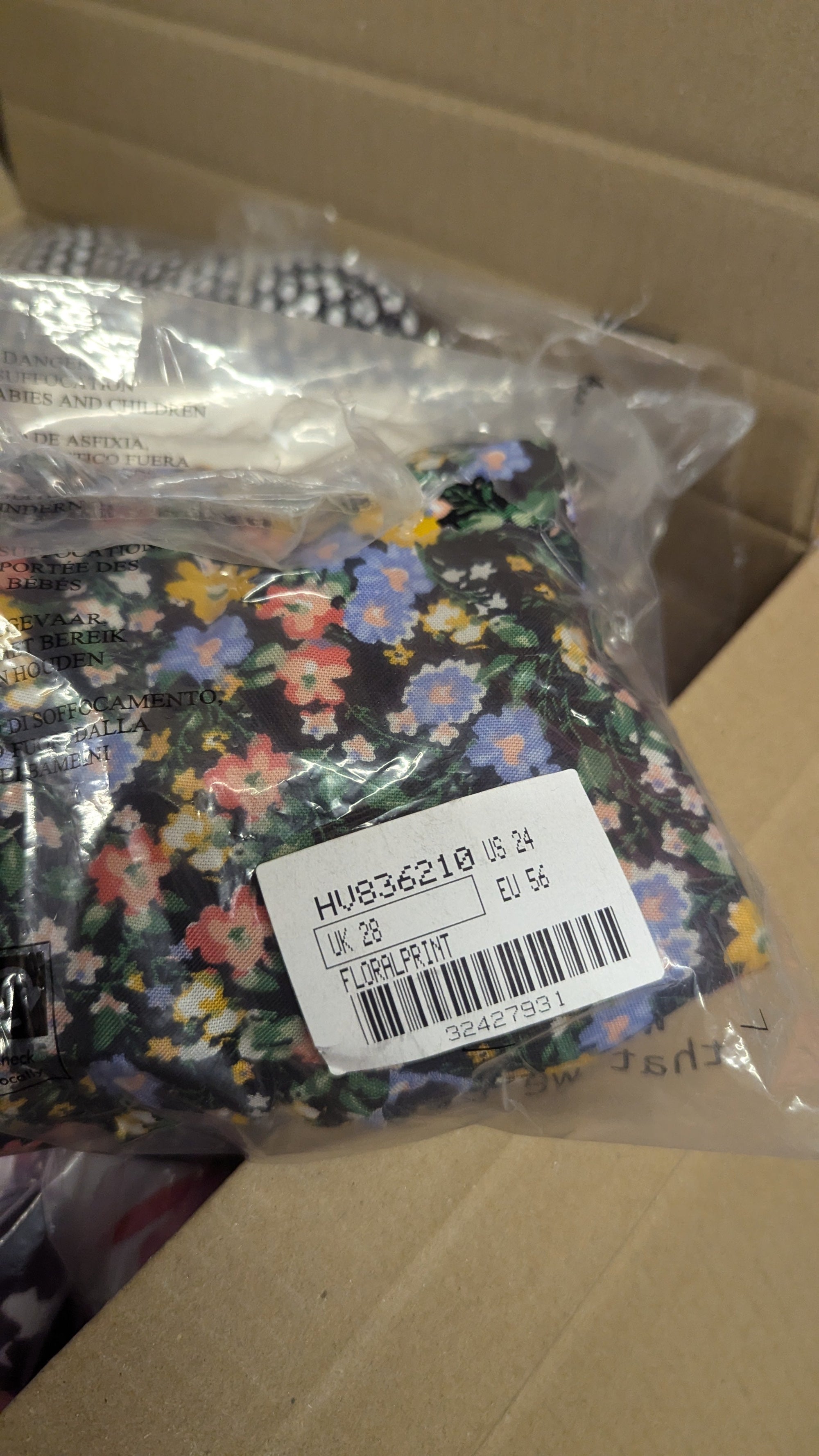 NWT's Simply Be Floral Ditsy Shorts - Ladies Size 28 - Little Ones Preloved. Second Hand Children's & Preloved Baby, Kids, Girls & Boys Clothes. UK online