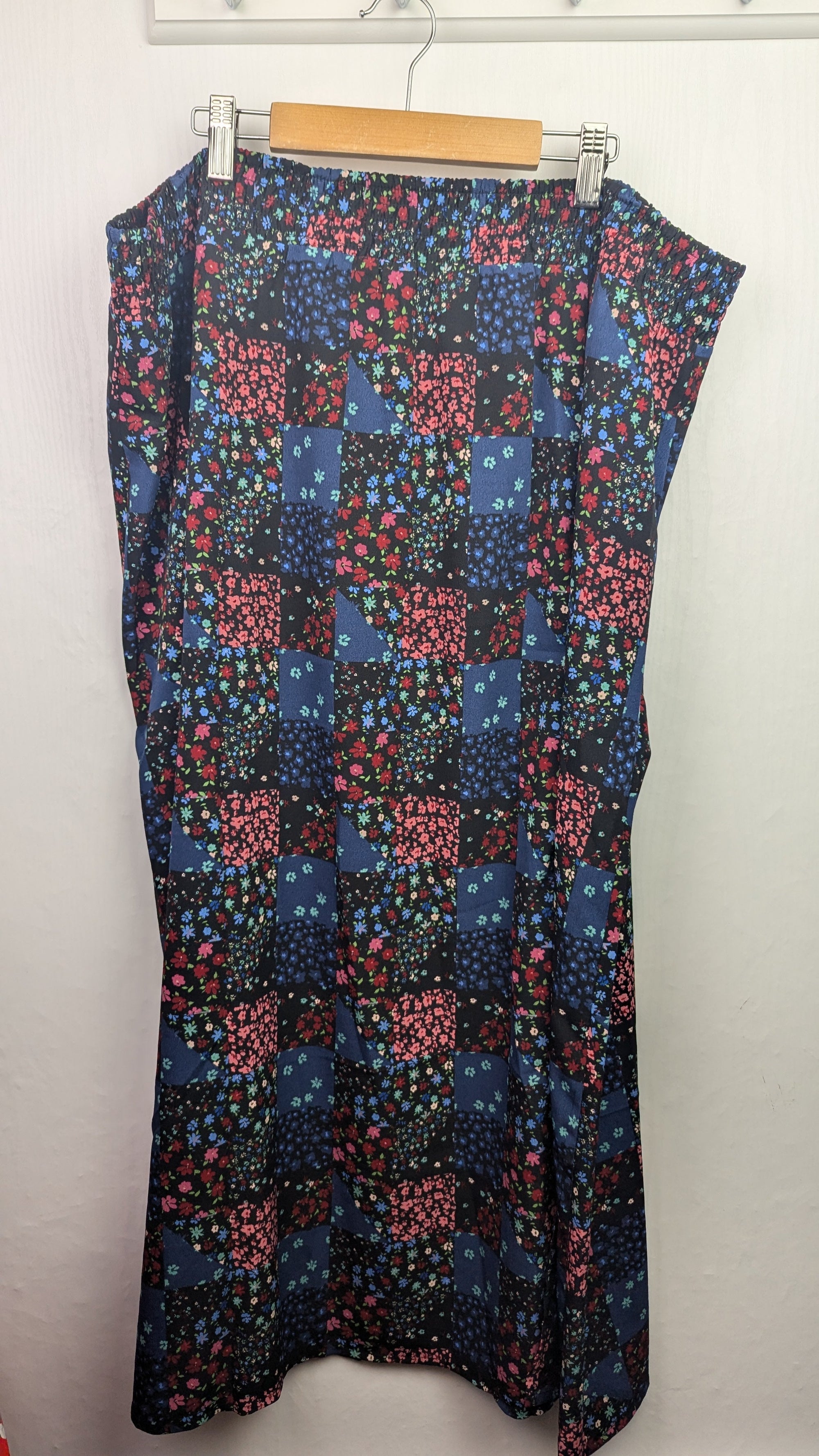 NWT's Simply Be Patchwork Skirt - Ladies Size 20 - Little Ones Preloved. Second Hand Children's & Preloved Baby, Kids, Girls & Boys Clothes. UK online