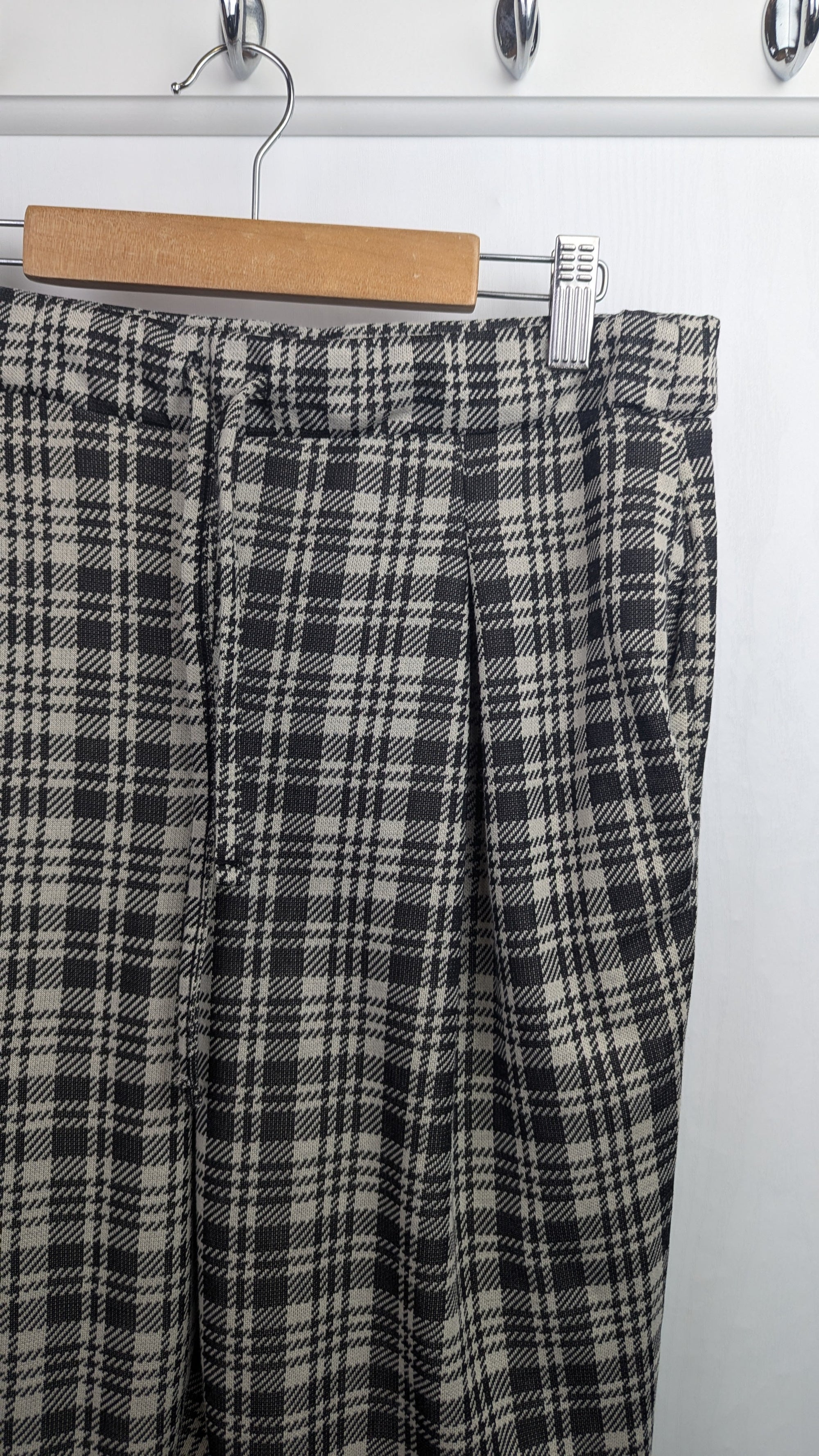 NWT's Simply Be Plaid Trousers - Ladies Size 10 - Little Ones Preloved. Second Hand Children's & Preloved Baby, Kids, Girls & Boys Clothes. UK online