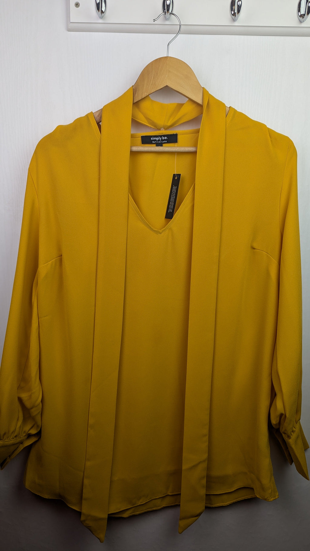 NWT's Simply Be Yellow Blouse & Scarf - Ladies Size 12 - Little Ones Preloved. Second Hand Children's & Preloved Baby, Kids, Girls & Boys Clothes. UK online