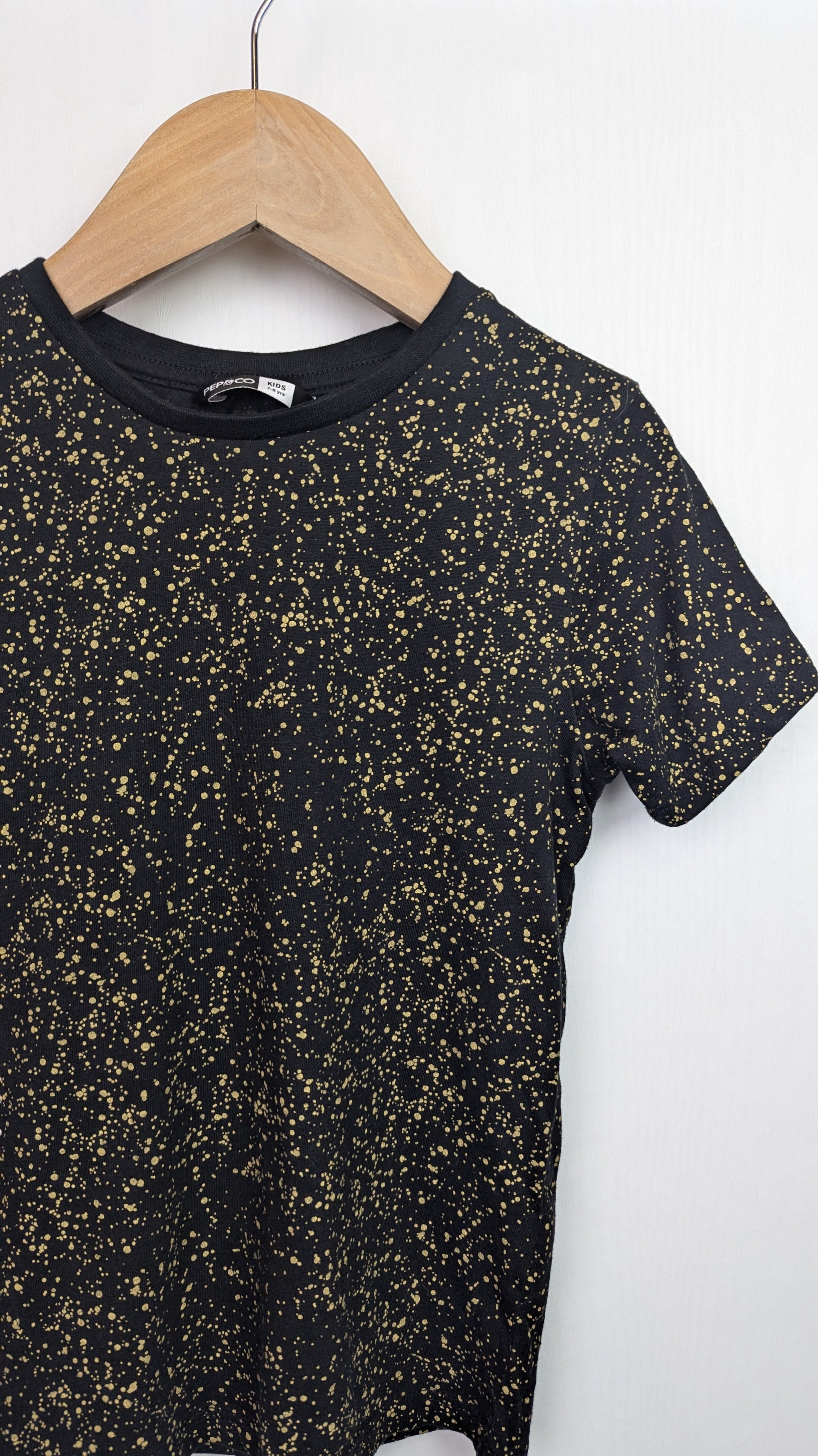 Pep & Co Black and Gold Top - Boys 7 - 8 Years - Little Ones Preloved. Second Hand Children's & Preloved Baby, Kids, Girls & Boys Clothes. UK online