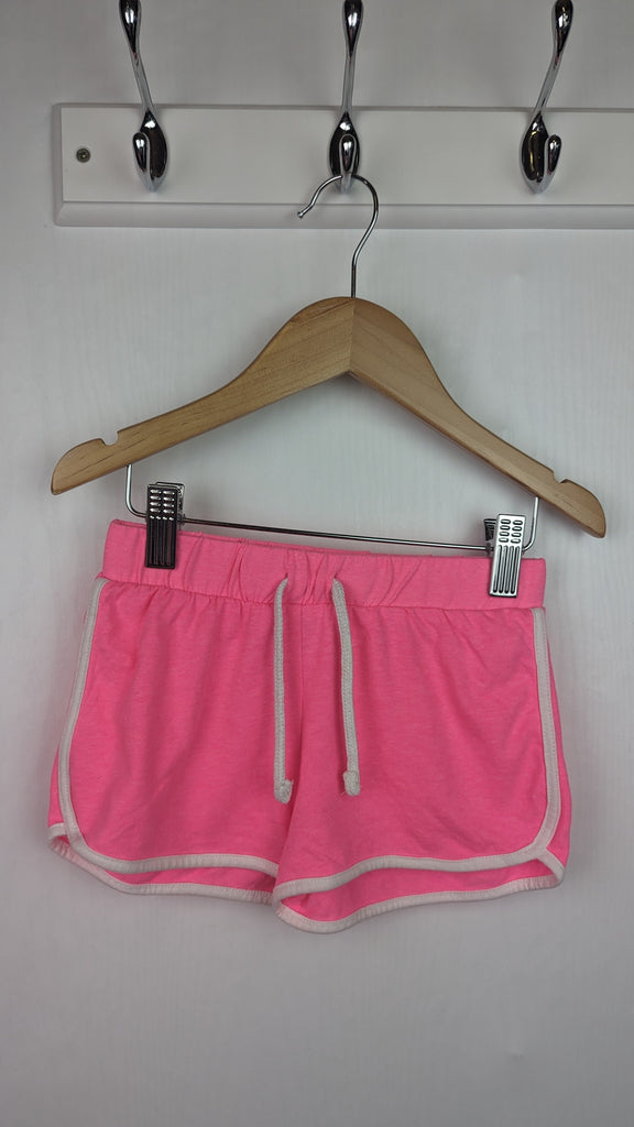 Pep & Co Bright Pink Shorts - Girls 3-4 Years Pep & Co Used, Preloved, Preworn & Second Hand Baby, Kids & Children's Clothing UK Online. Cheap affordable. Brands including Next, Joules, Nutmeg Morrisons, TU, F&F, H&M.