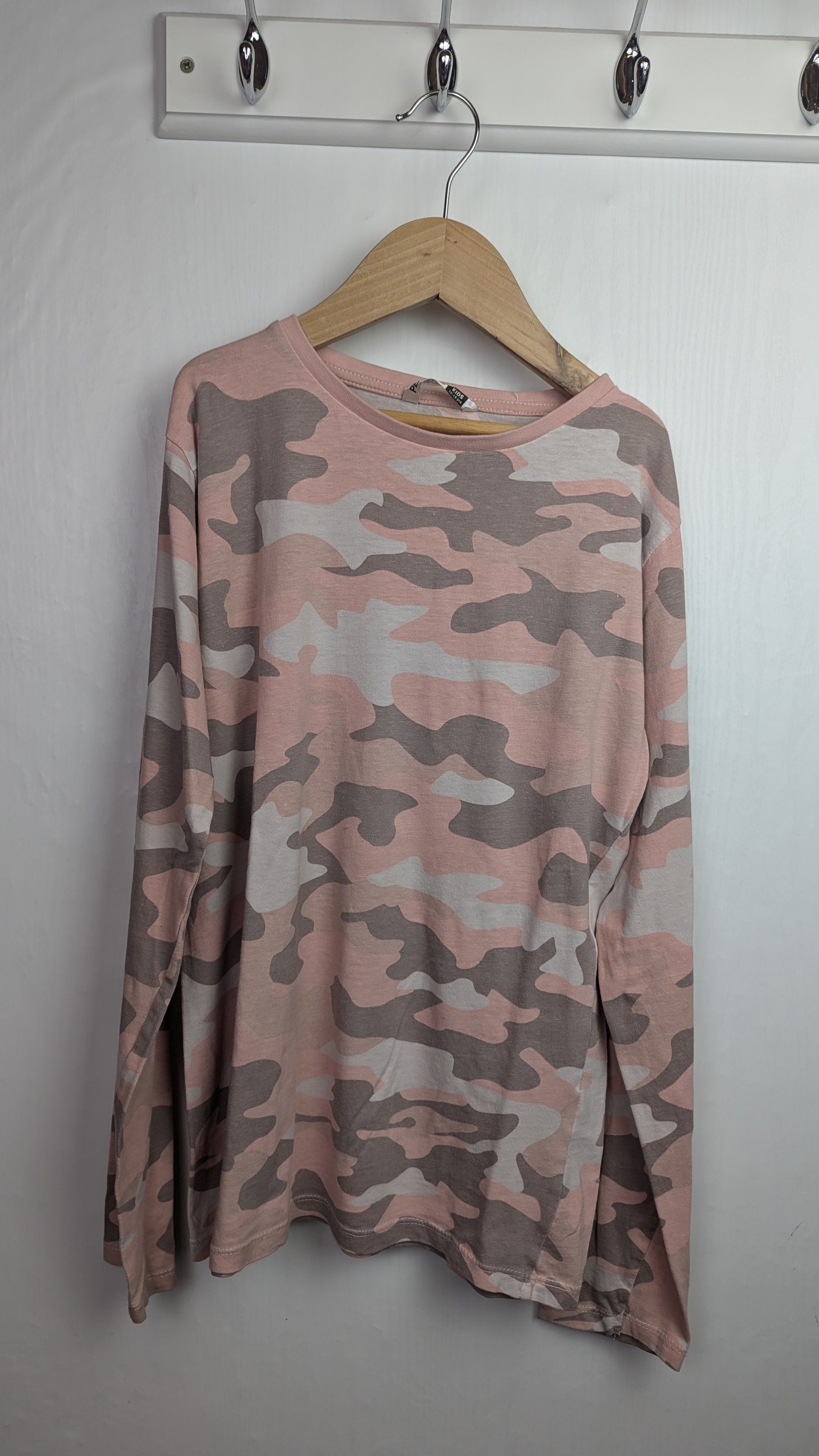 Pep & Co Pink Camo Top - Girls 12 - 13 Years - Little Ones Preloved. Second Hand Children's & Preloved Baby, Kids, Girls & Boys Clothes. UK online