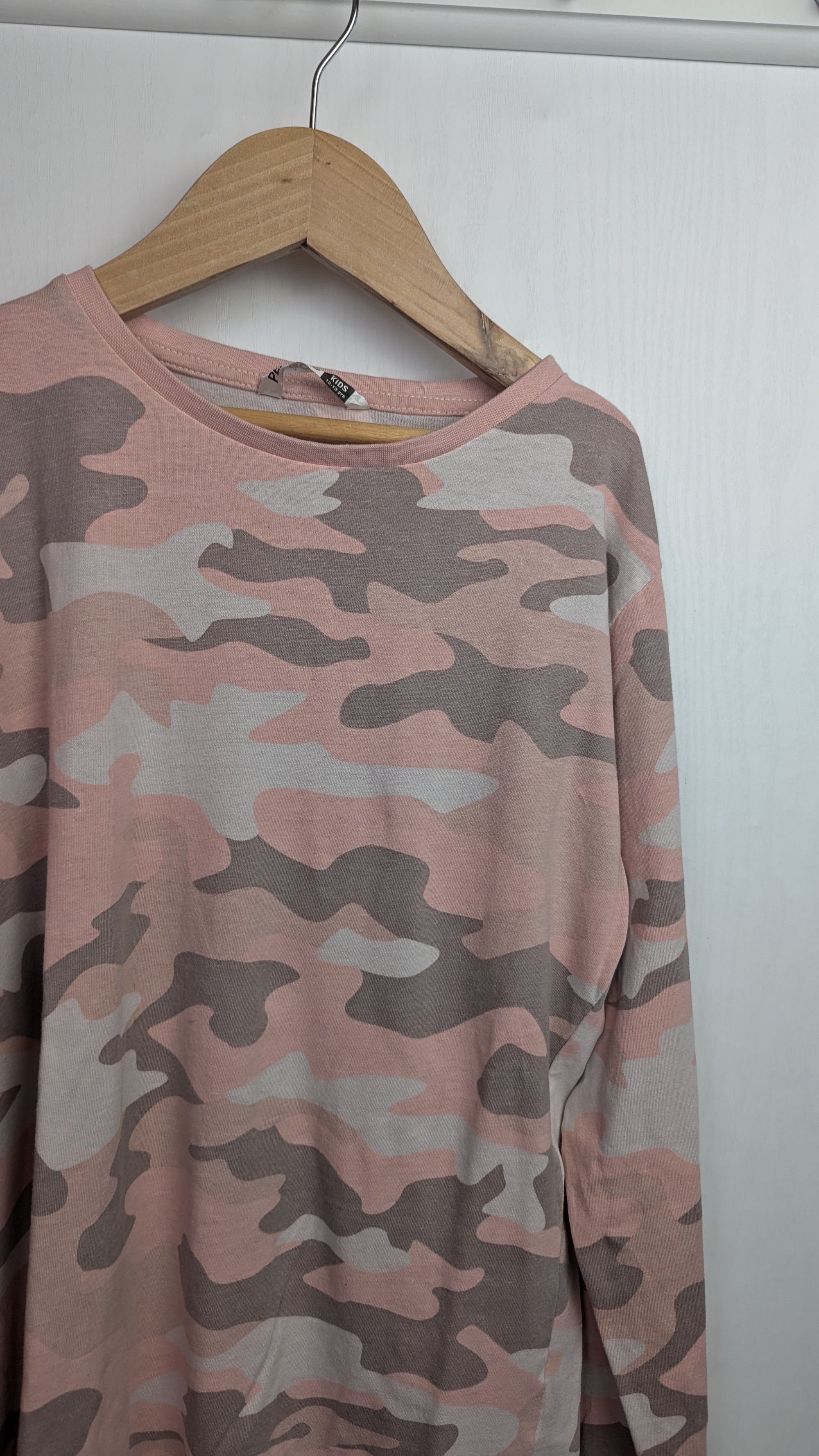 Pep & Co Pink Camo Top - Girls 12 - 13 Years - Little Ones Preloved. Second Hand Children's & Preloved Baby, Kids, Girls & Boys Clothes. UK online