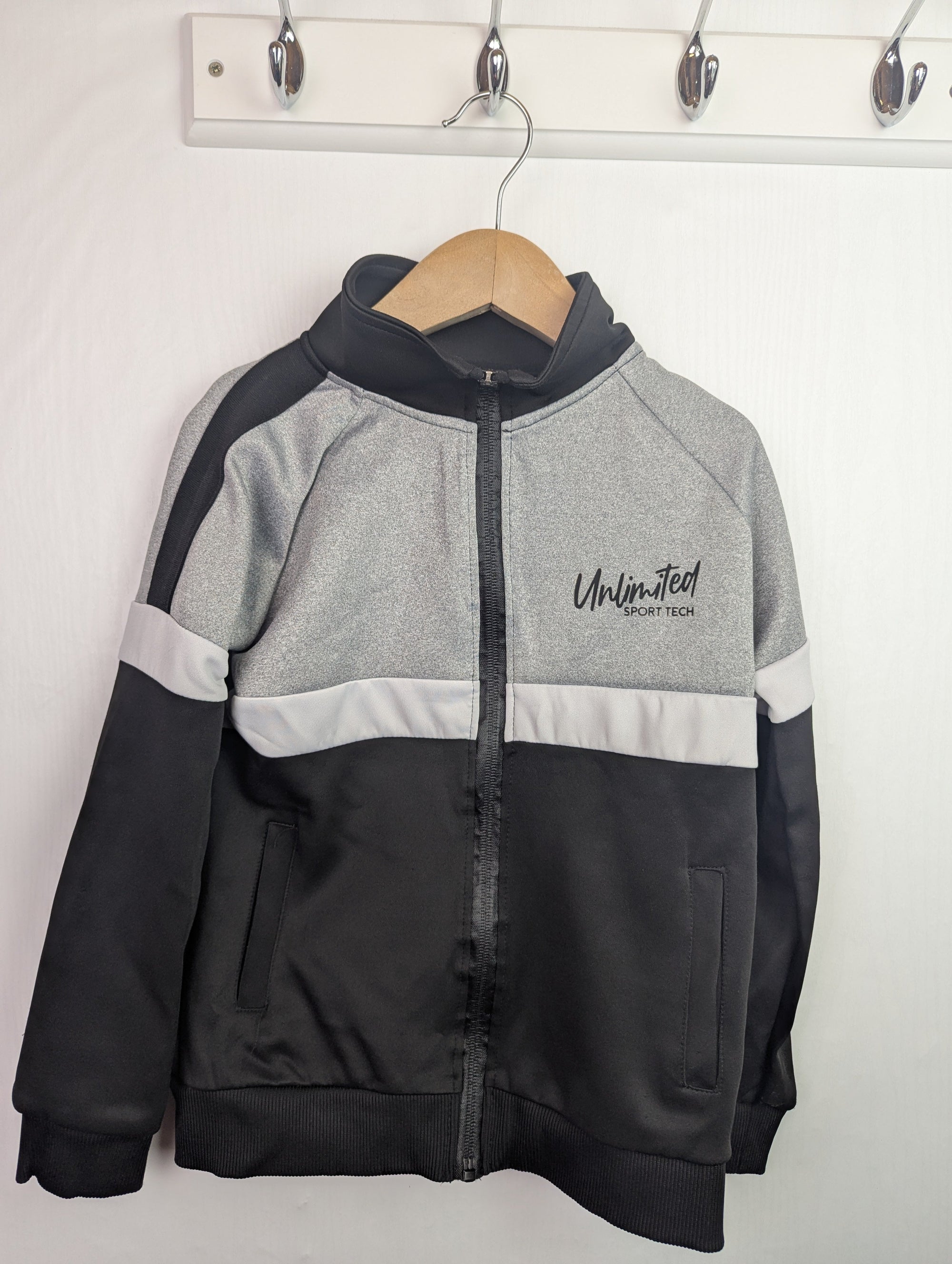 Pep & Co Zip Sports Jumper - Boys 8 - 9 Years - Little Ones Preloved. Second Hand Children's & Preloved Baby, Kids, Girls & Boys Clothes. UK online