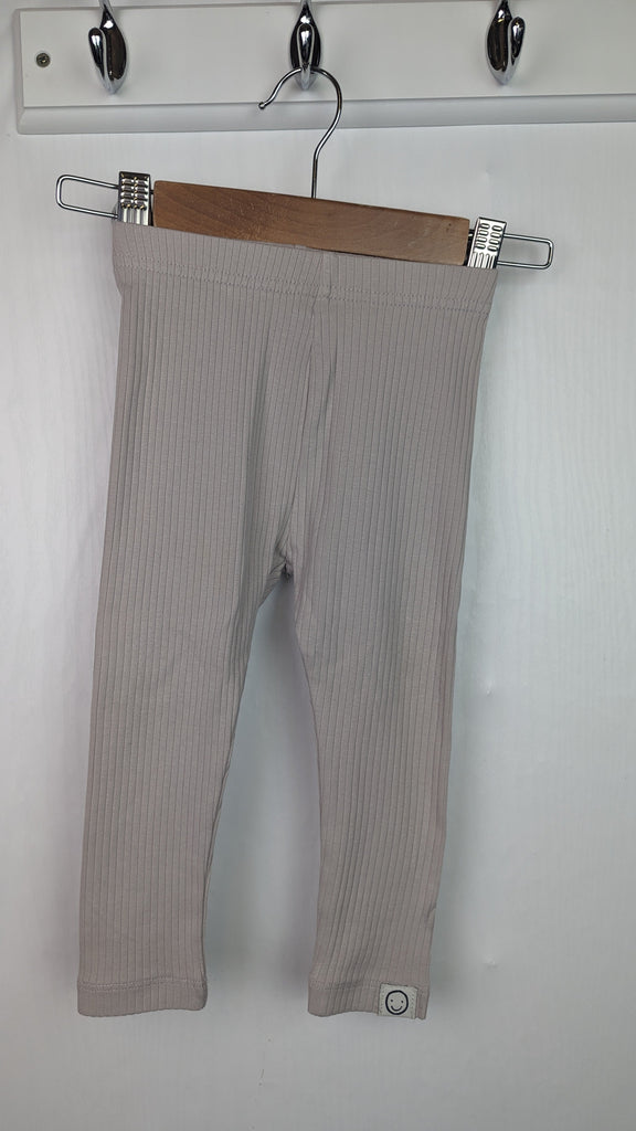 PLAYWEAR George Ribbed Leggings - Unisex 12-18 Months George Used, Preloved, Preworn & Second Hand Baby, Kids & Children's Clothing UK Online. Cheap affordable. Brands including Next, Joules, Nutmeg Morrisons, TU, F&F, H&M.