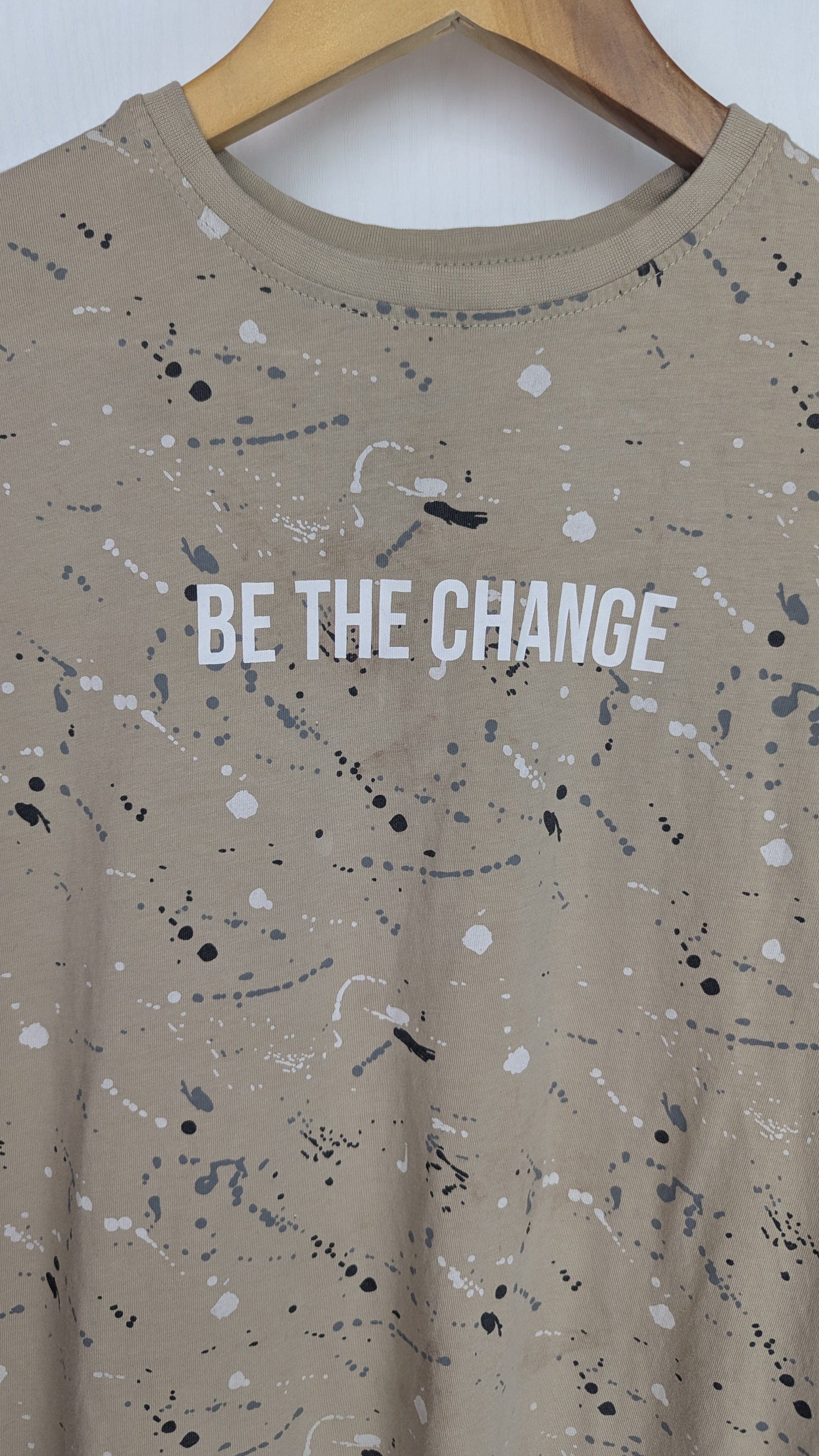 PLAYWEAR Primark Beige Splat Top - Boys 13 - 14 Years - Little Ones Preloved. Second Hand Children's & Preloved Baby, Kids, Girls & Boys Clothes. UK online