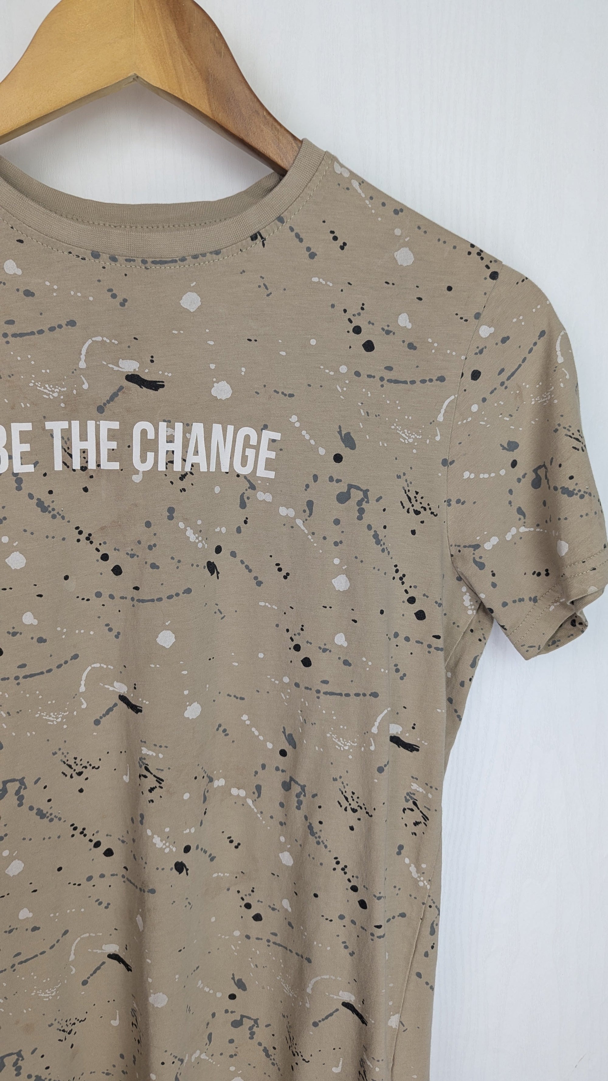 PLAYWEAR Primark Beige Splat Top - Boys 13 - 14 Years - Little Ones Preloved. Second Hand Children's & Preloved Baby, Kids, Girls & Boys Clothes. UK online