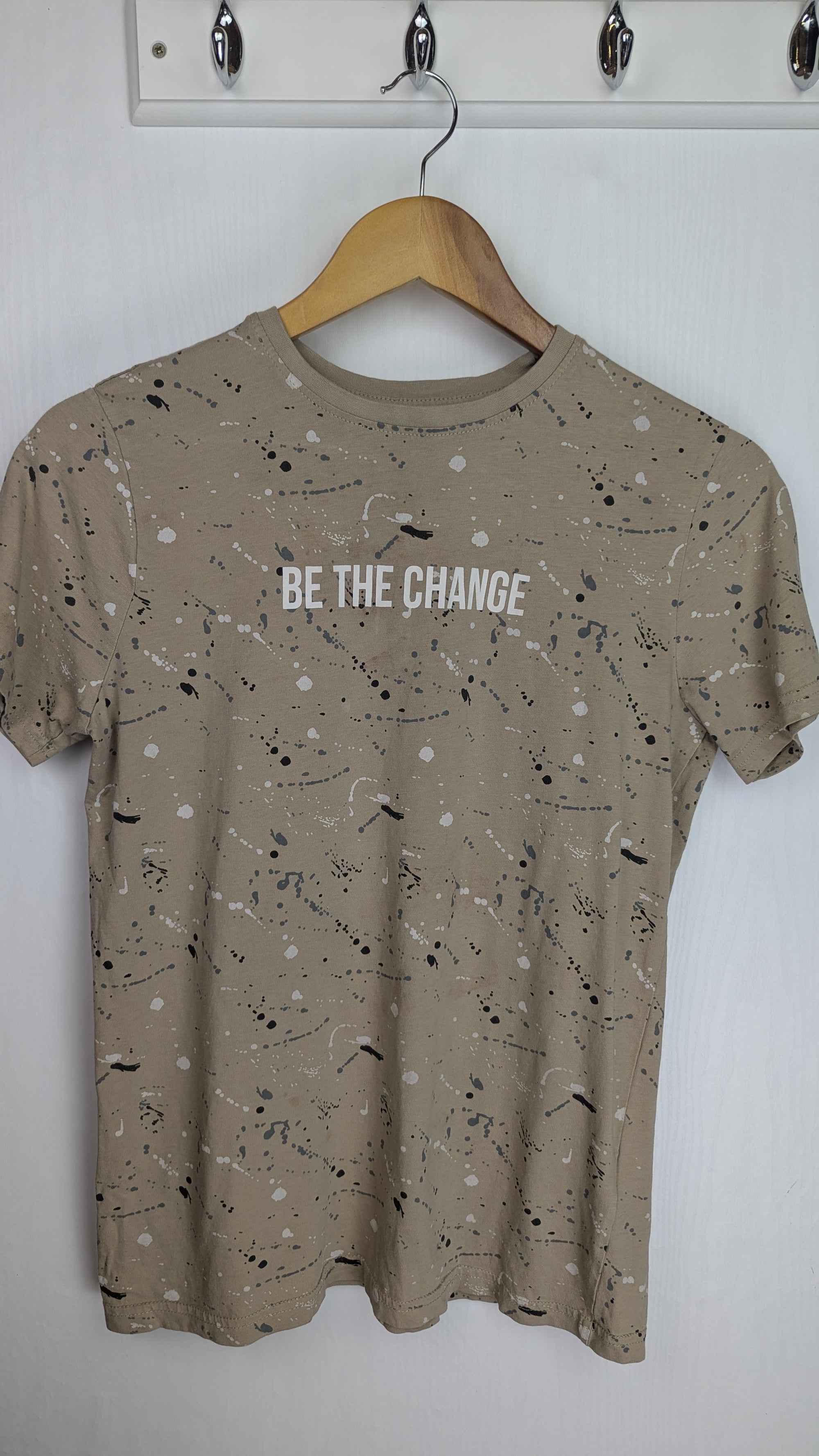 PLAYWEAR Primark Beige Splat Top - Boys 13 - 14 Years - Little Ones Preloved. Second Hand Children's & Preloved Baby, Kids, Girls & Boys Clothes. UK online
